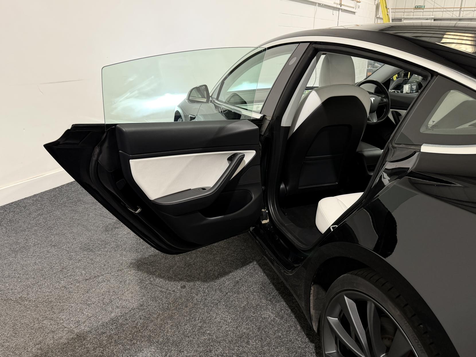 Tesla Model 3 (Dual Motor) Performance Saloon 4dr Electric Auto 4WDE (Performance Upgrade) (449 bhp)