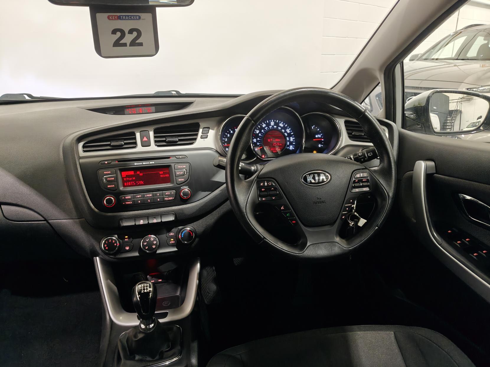 Kia Ceed 1.6 CRDi EcoDynamics 2 Hatchback 5dr Diesel Manual Euro 5 (s/s) (126 bhp)