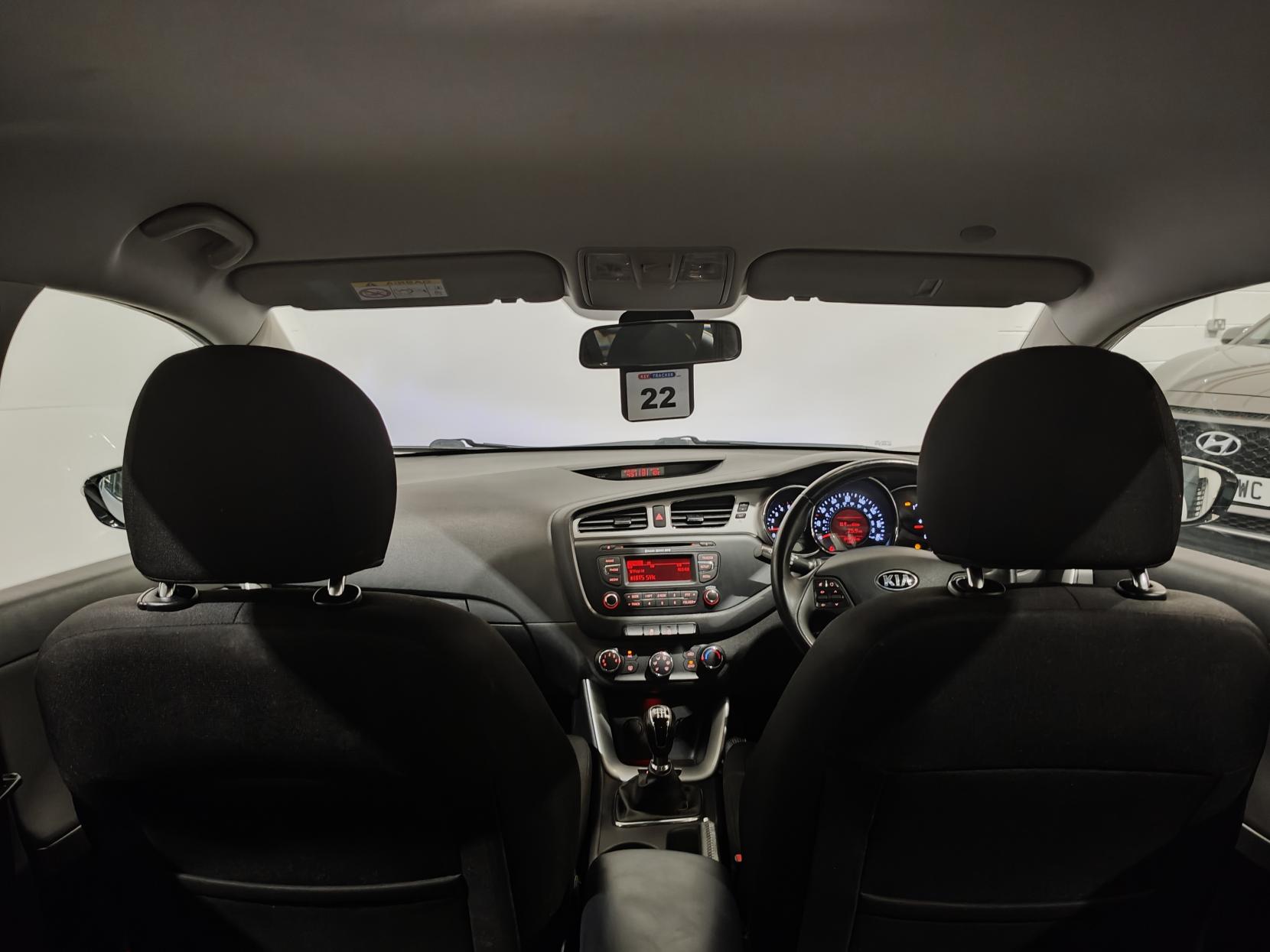 Kia Ceed 1.6 CRDi EcoDynamics 2 Hatchback 5dr Diesel Manual Euro 5 (s/s) (126 bhp)