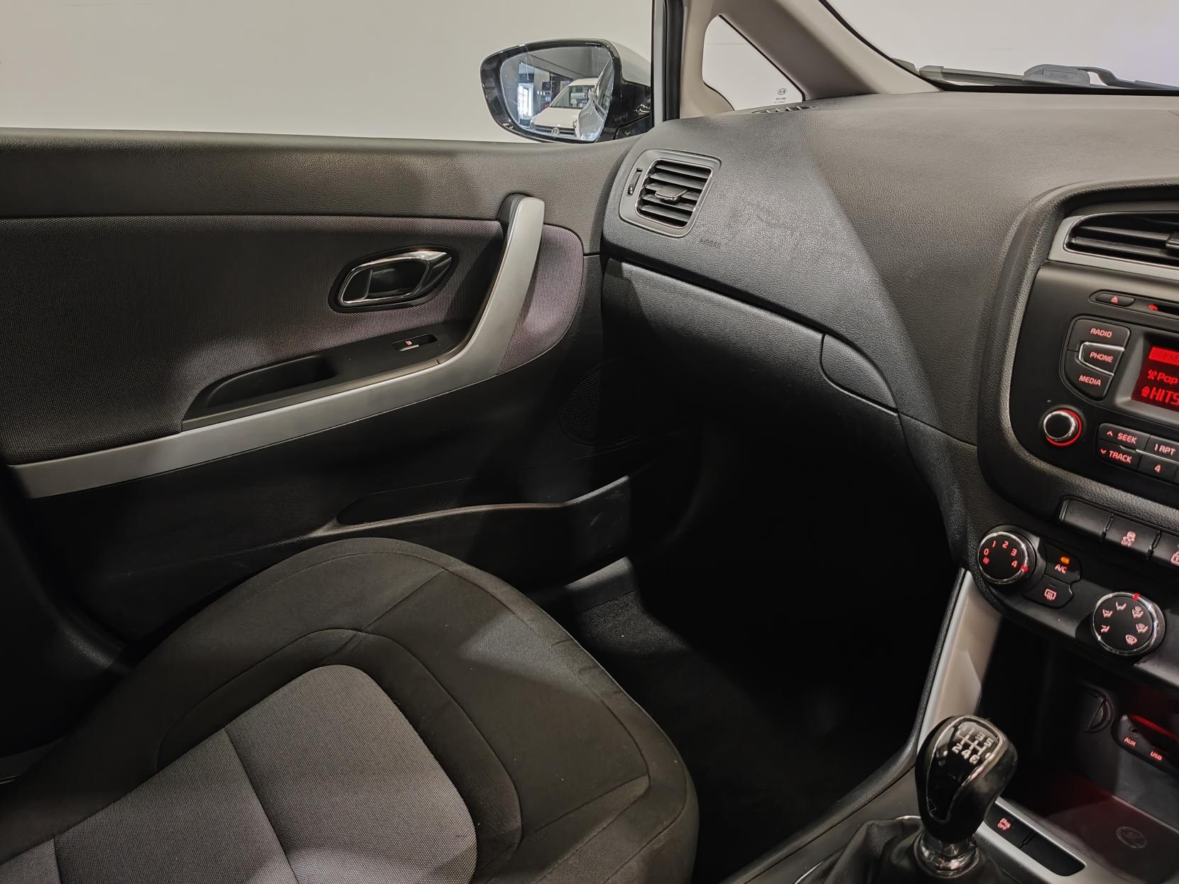 Kia Ceed 1.6 CRDi EcoDynamics 2 Hatchback 5dr Diesel Manual Euro 5 (s/s) (126 bhp)