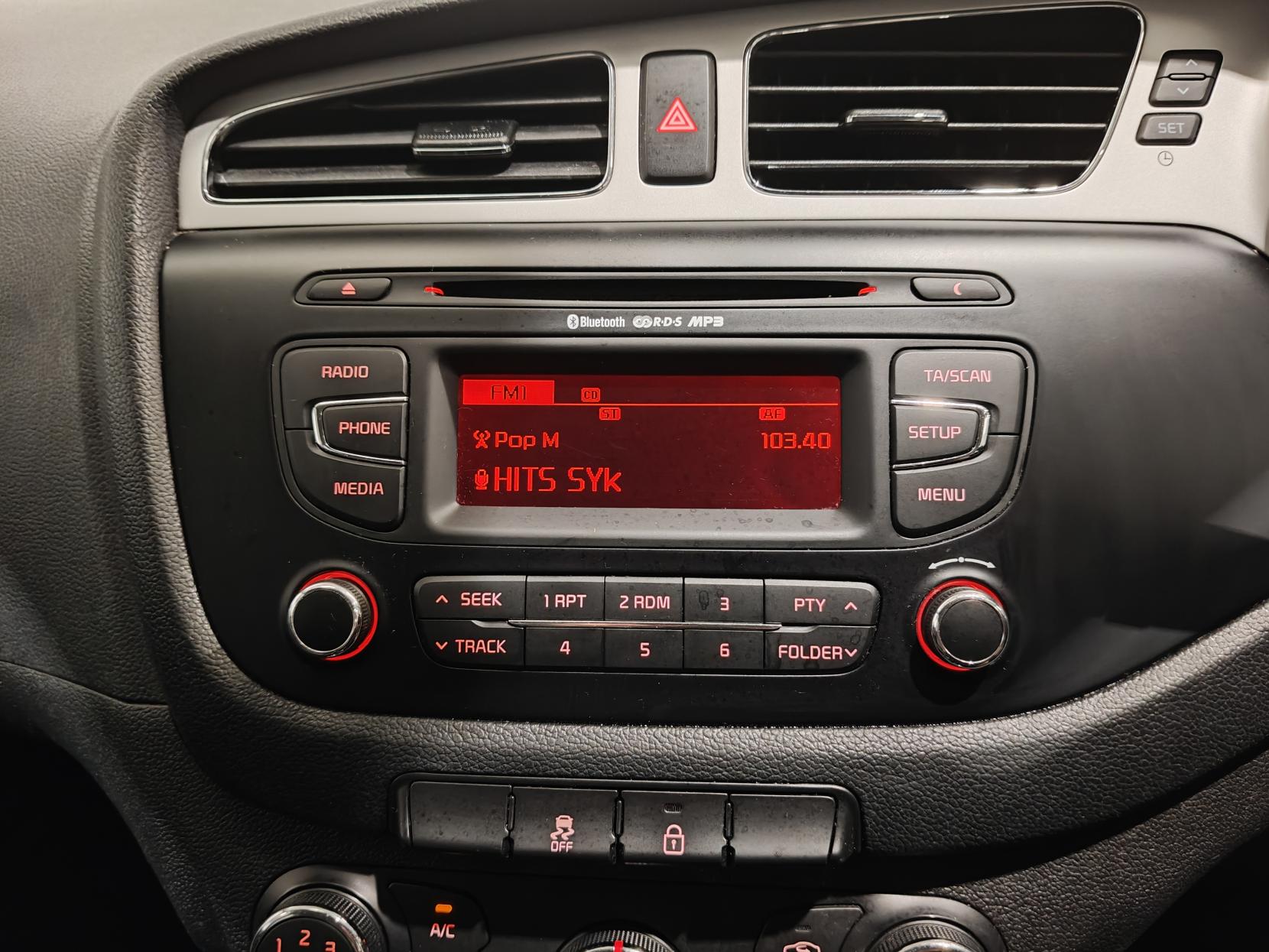 Kia Ceed 1.6 CRDi EcoDynamics 2 Hatchback 5dr Diesel Manual Euro 5 (s/s) (126 bhp)