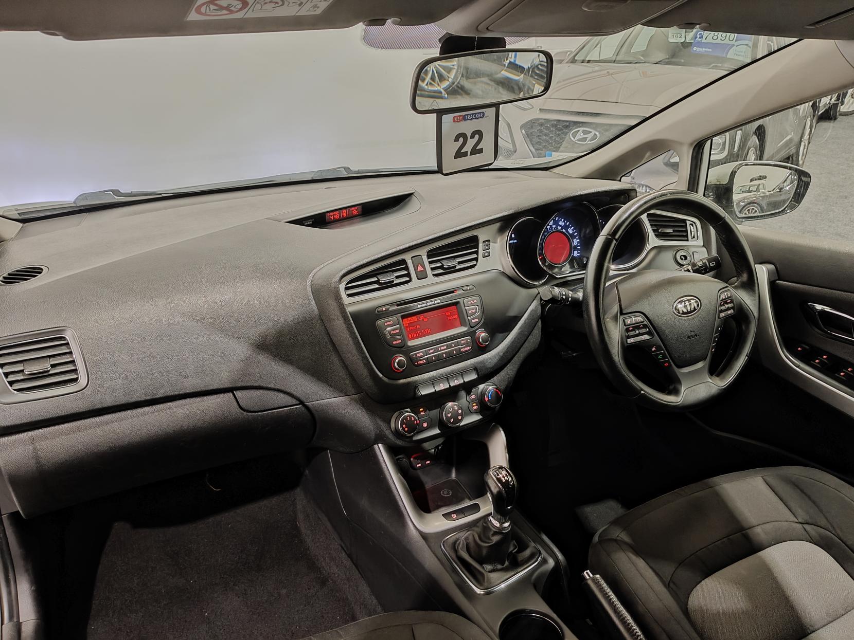 Kia Ceed 1.6 CRDi EcoDynamics 2 Hatchback 5dr Diesel Manual Euro 5 (s/s) (126 bhp)