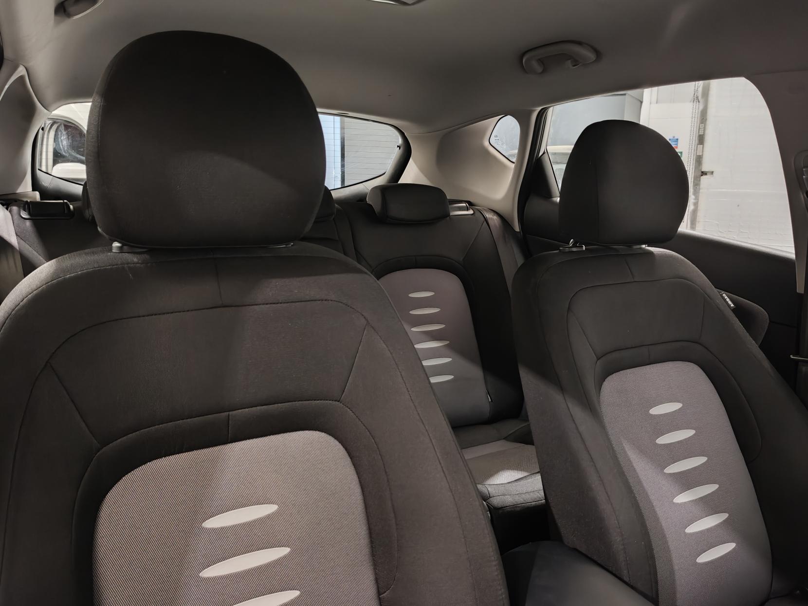Kia Ceed 1.6 CRDi EcoDynamics 2 Hatchback 5dr Diesel Manual Euro 5 (s/s) (126 bhp)