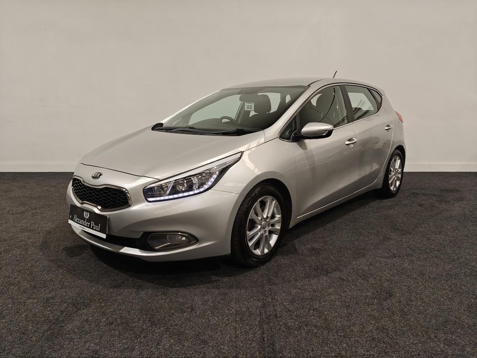 Kia Ceed 1.6 CRDi EcoDynamics 2 Hatchback 5dr Diesel Manual Euro 5 (s/s) (126 bhp)