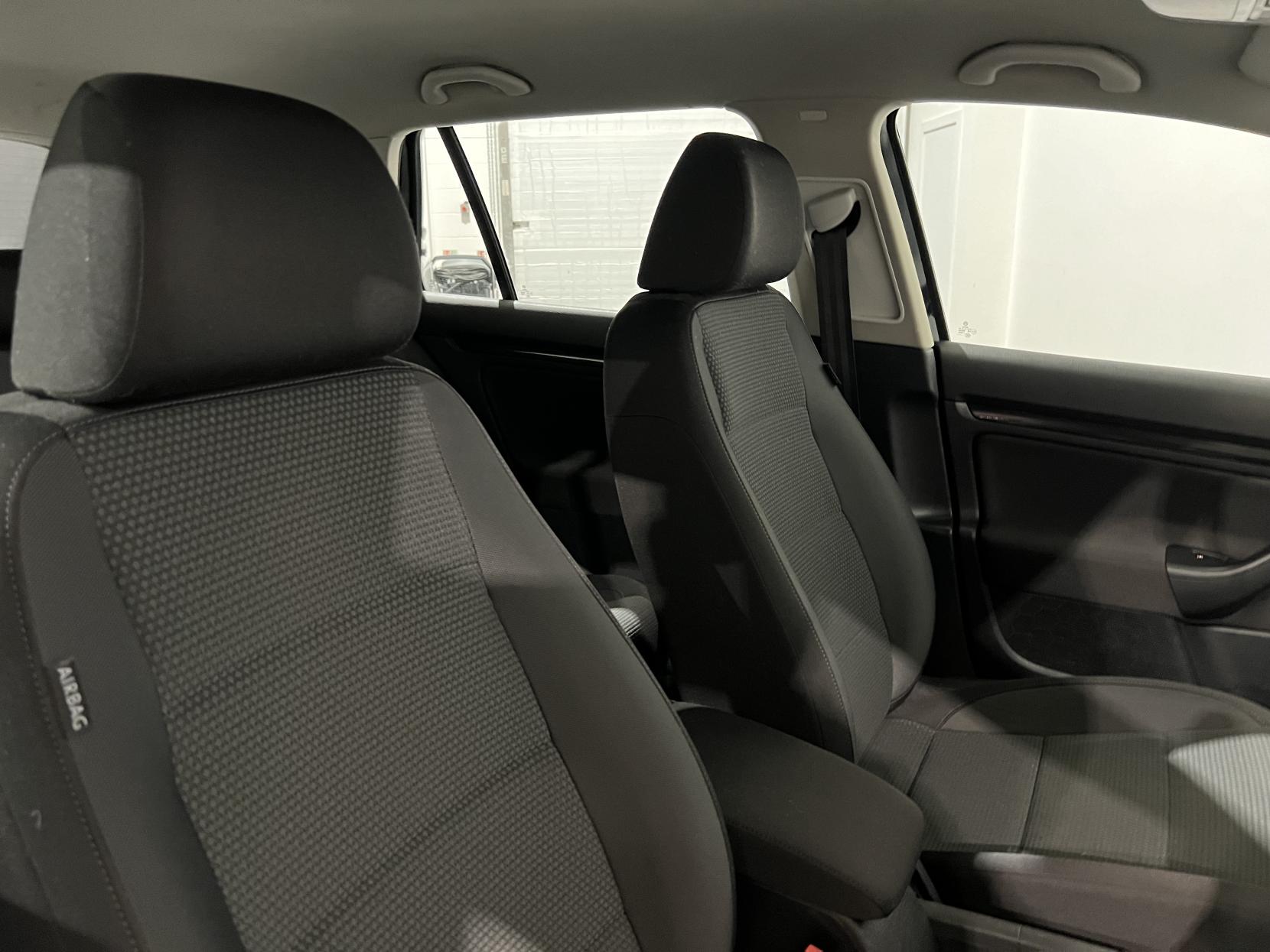 Volkswagen Golf 1.6 TDI SE Estate 5dr Diesel Manual Euro 5 (105 ps)