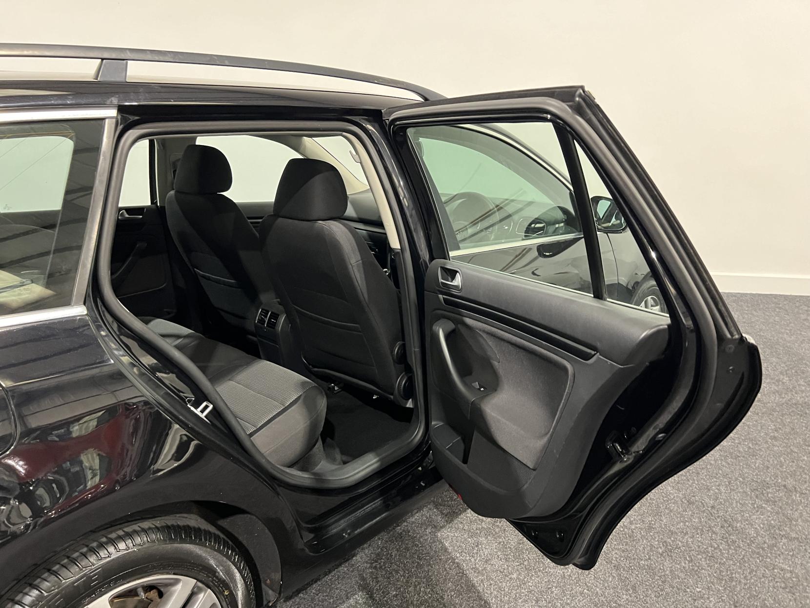 Volkswagen Golf 1.6 TDI SE Estate 5dr Diesel Manual Euro 5 (105 ps)