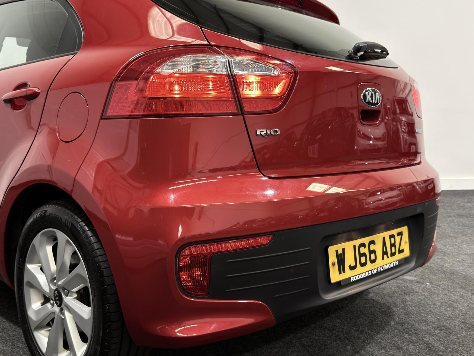 Kia Rio 1.4 CRDi EcoDynamics 2 Hatchback 5dr Diesel Manual Euro 6 (s/s) (89 bhp)