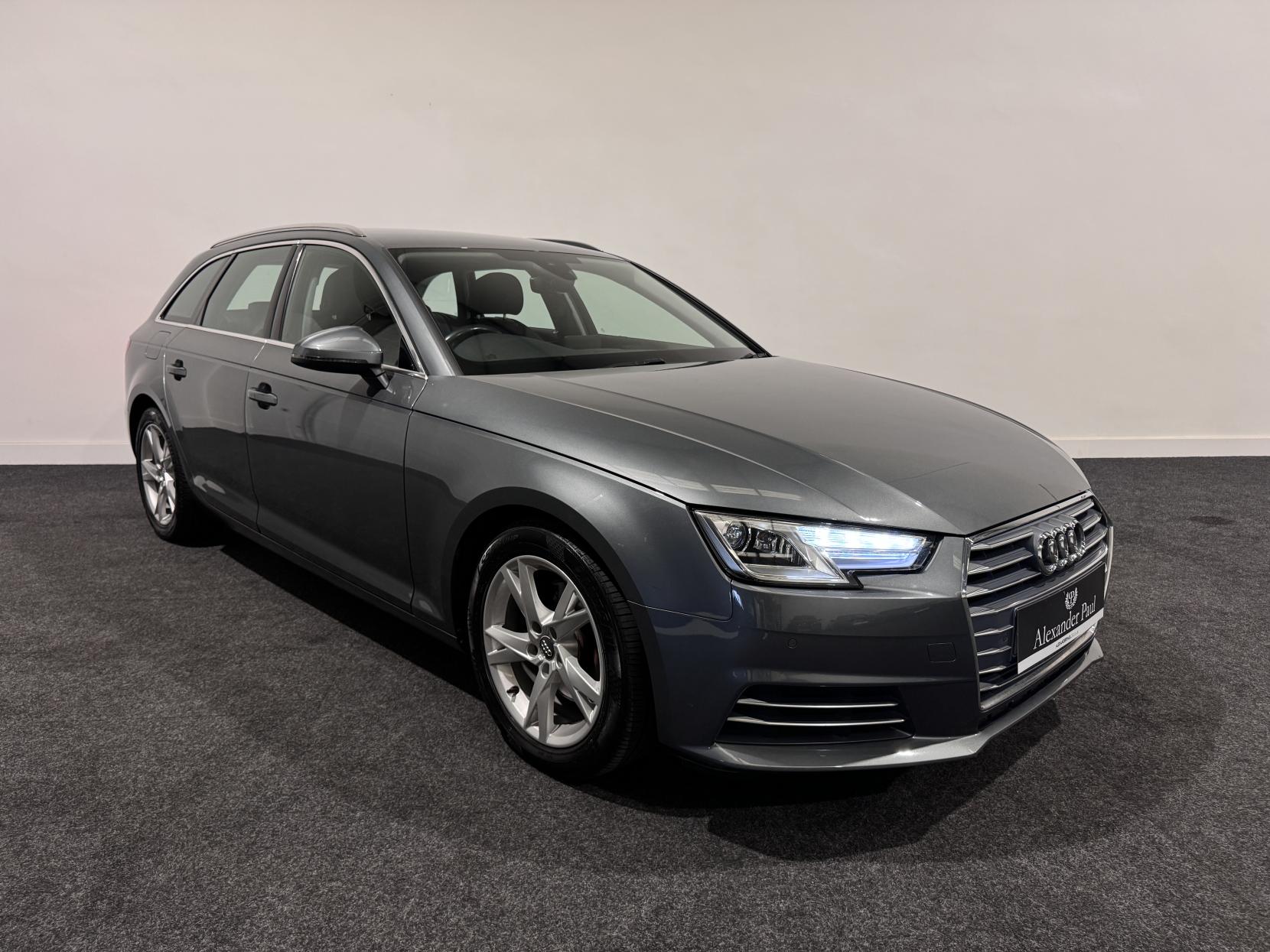 Audi A4 Avant 2.0 TDI ultra Sport Estate 5dr Diesel S Tronic Euro 6 (s/s) (150 ps)