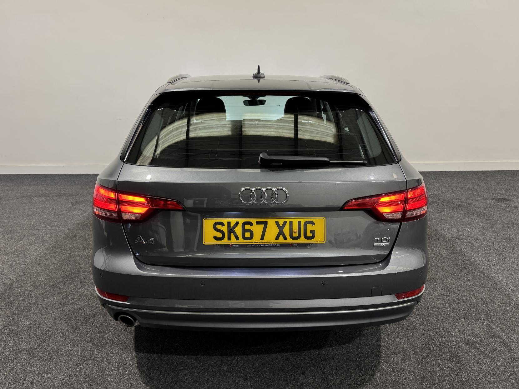 Audi A4 Avant 2.0 TDI ultra Sport Estate 5dr Diesel S Tronic Euro 6 (s/s) (150 ps)