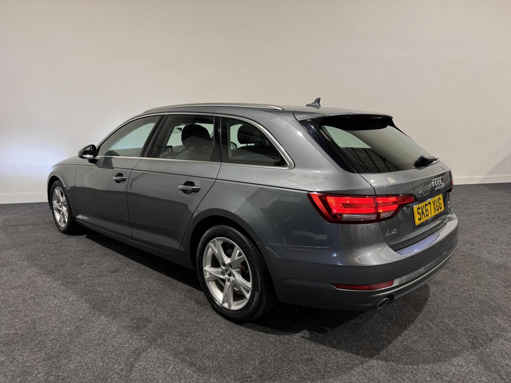 Audi A4 Avant 2.0 TDI ultra Sport Estate 5dr Diesel S Tronic Euro 6 (s/s) (150 ps)