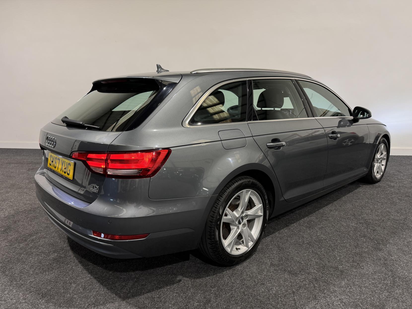 Audi A4 Avant 2.0 TDI ultra Sport Estate 5dr Diesel S Tronic Euro 6 (s/s) (150 ps)