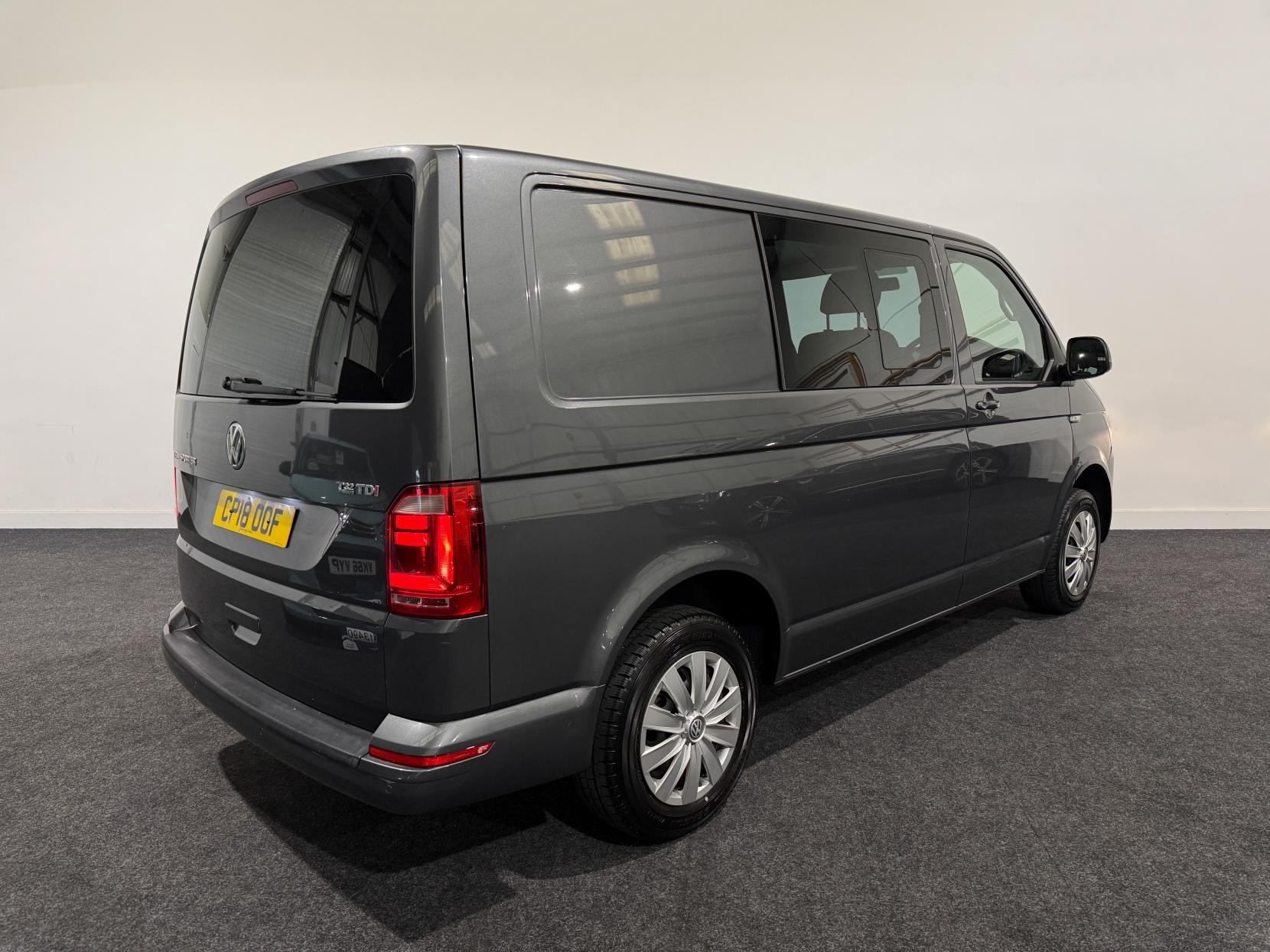 Volkswagen Transporter 2.0 TDI T32 BlueMotion Tech Trendline Crew Van Double Cab 5dr Diesel Manual FWD SWB Euro 6 (s/s) (150 ps)