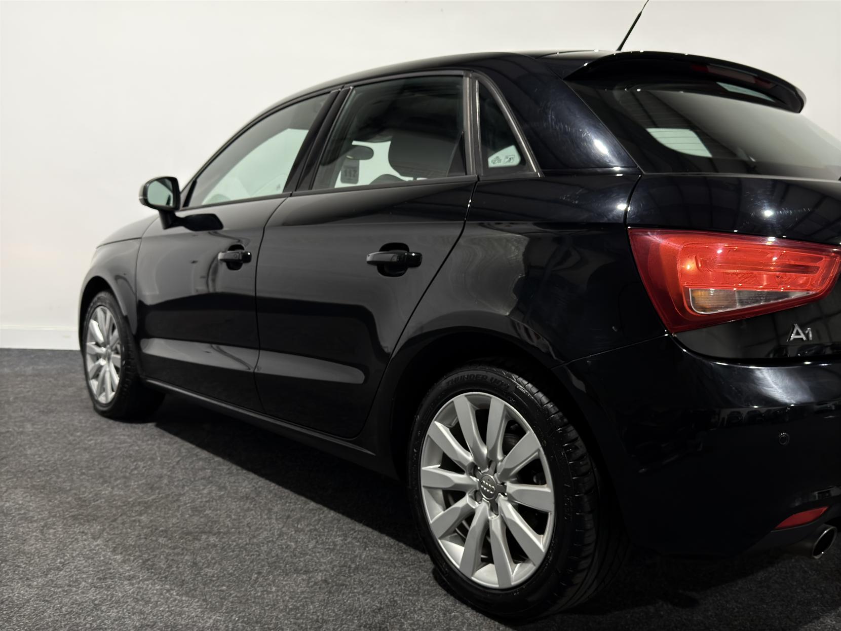 Audi A1 1.6 TDI Sport Sportback 5dr Diesel Manual Euro 5 (s/s) (105 ps)