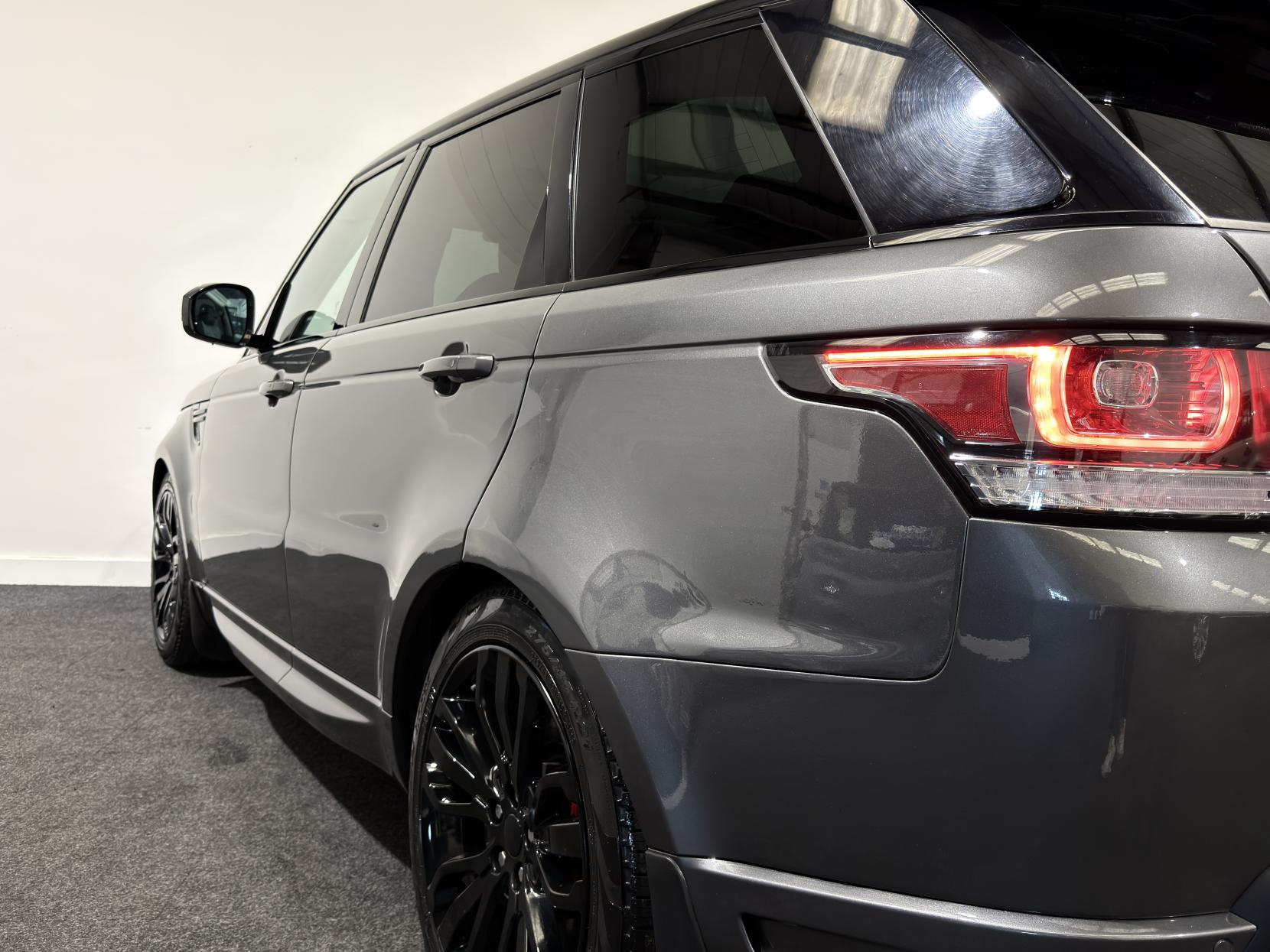 Land Rover Range Rover Sport 3.0 SD V6 Autobiography Dynamic SUV 5dr Diesel Auto 4WD Euro 6 (s/s) (306 ps)