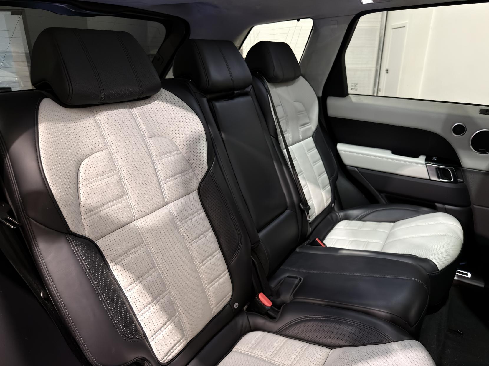 Land Rover Range Rover Sport 3.0 SD V6 Autobiography Dynamic SUV 5dr Diesel Auto 4WD Euro 6 (s/s) (306 ps)