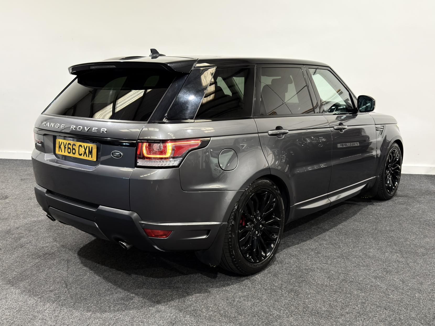 Land Rover Range Rover Sport 3.0 SD V6 Autobiography Dynamic SUV 5dr Diesel Auto 4WD Euro 6 (s/s) (306 ps)