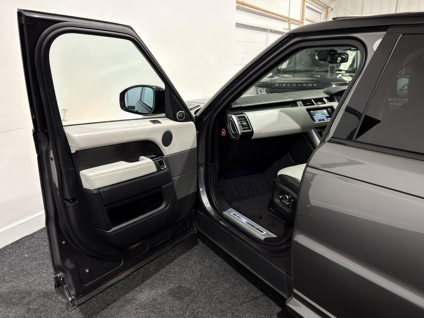 Land Rover Range Rover Sport 3.0 SD V6 Autobiography Dynamic SUV 5dr Diesel Auto 4WD Euro 6 (s/s) (306 ps)