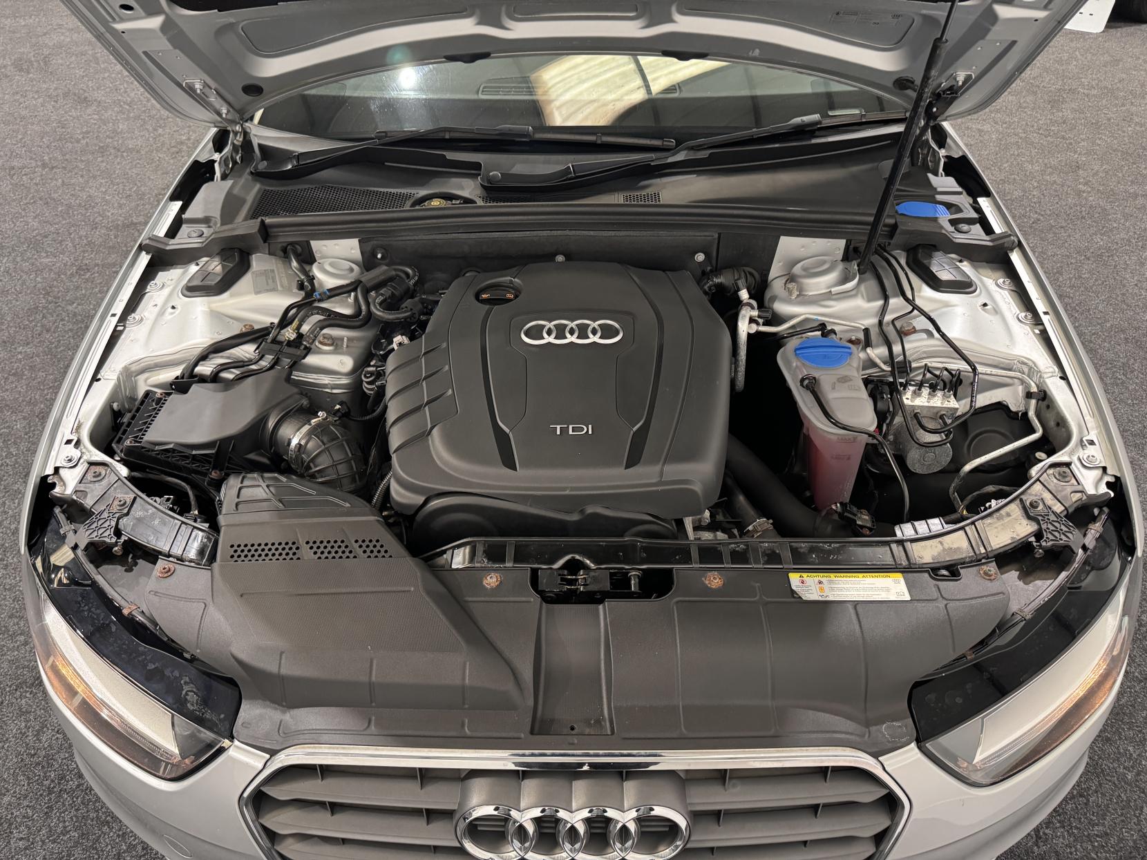 Audi A4 2.0 TDI SE Saloon 4dr Diesel Multitronic Euro 5 (s/s) (143 ps)