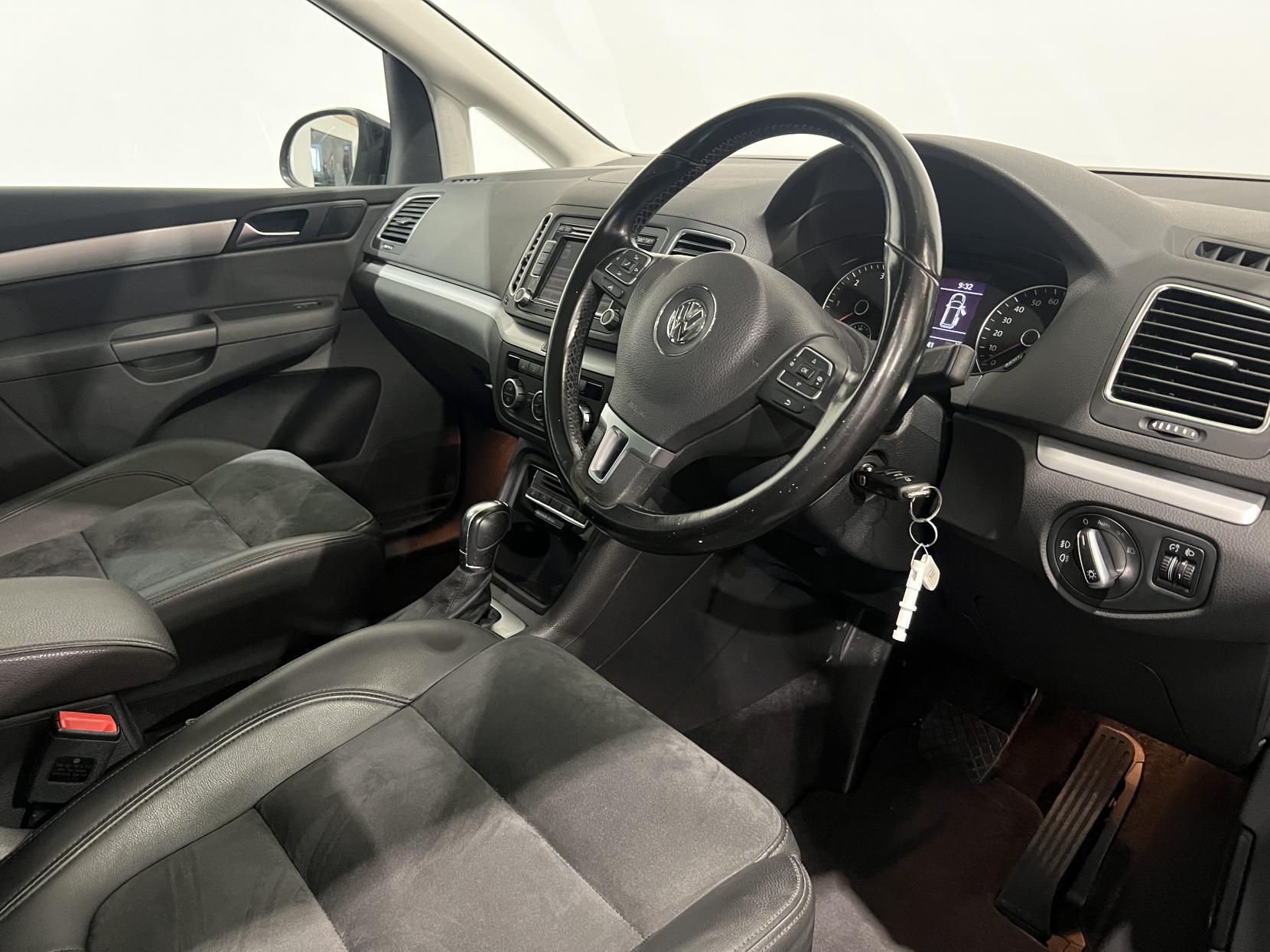 Volkswagen Sharan 2.0 TDI BlueMotion Tech SEL MPV 5dr Diesel DSG Euro 5 (s/s) (177 ps)