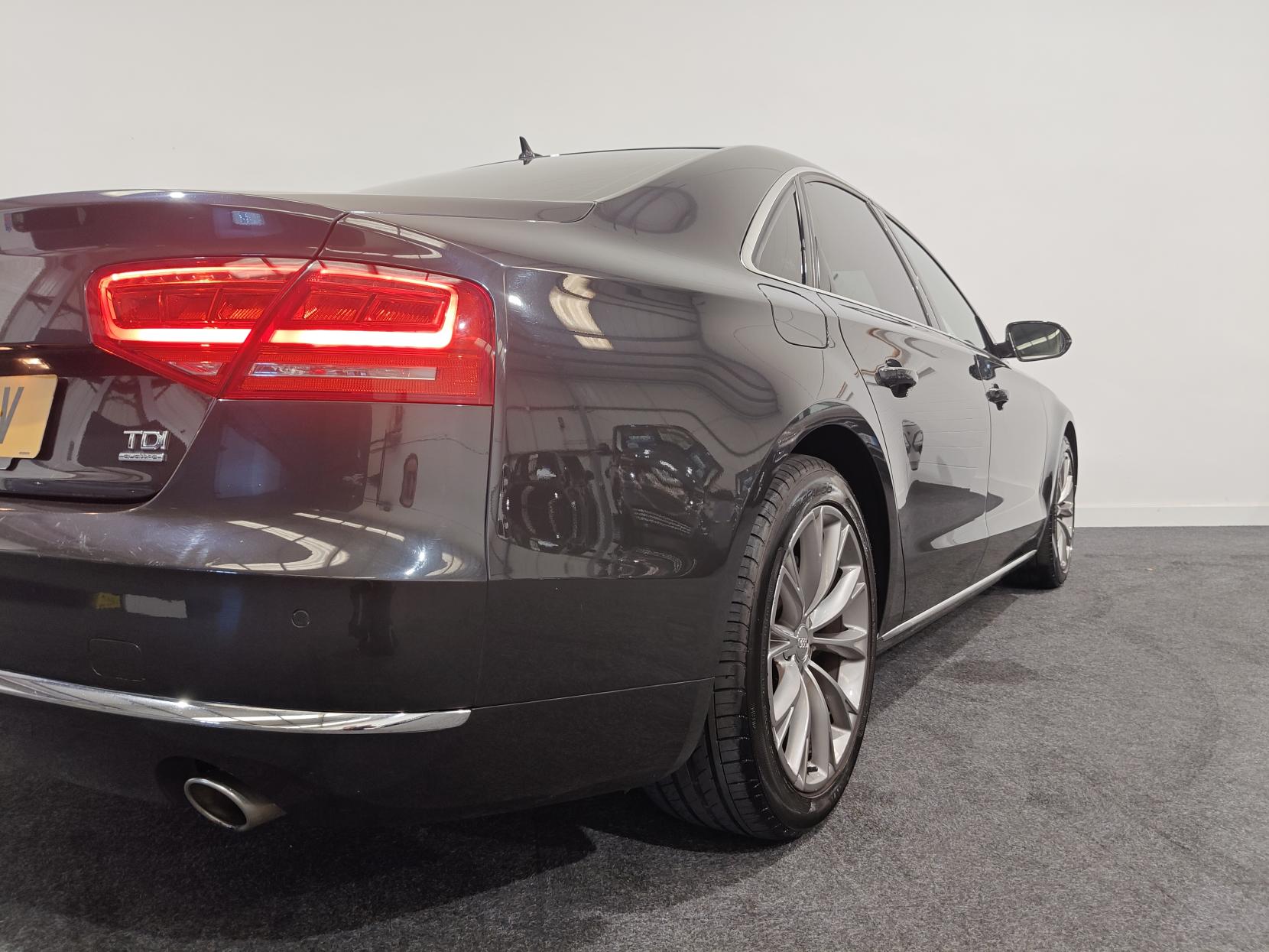 Audi A8 3.0 TDI V6 Executive SE Saloon 4dr Diesel Tiptronic quattro Euro 5 (s/s) (250 ps)