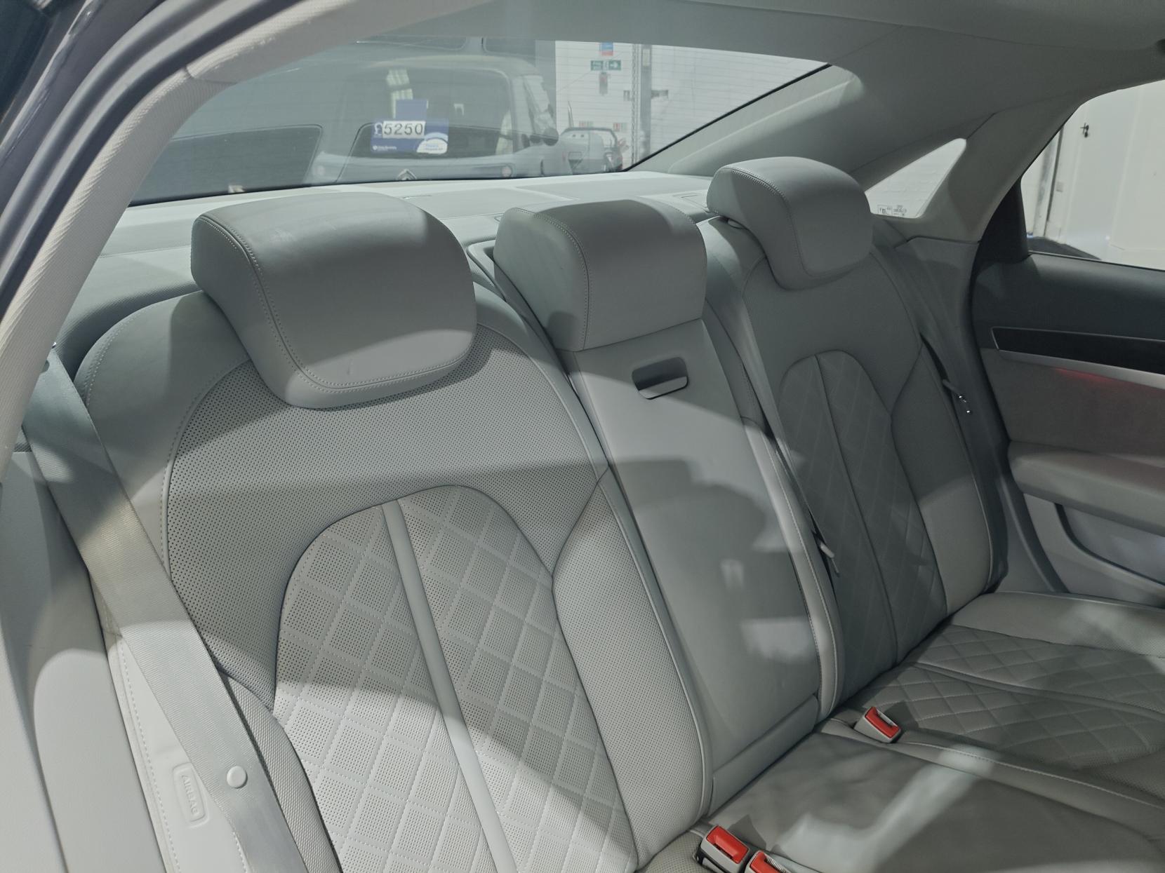 Audi A8 3.0 TDI V6 Executive SE Saloon 4dr Diesel Tiptronic quattro Euro 5 (s/s) (250 ps)