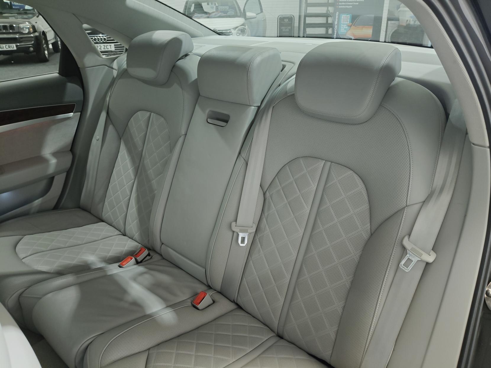 Audi A8 3.0 TDI V6 Executive SE Saloon 4dr Diesel Tiptronic quattro Euro 5 (s/s) (250 ps)