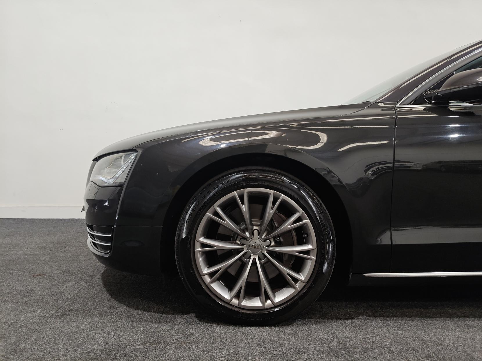 Audi A8 3.0 TDI V6 Executive SE Saloon 4dr Diesel Tiptronic quattro Euro 5 (s/s) (250 ps)