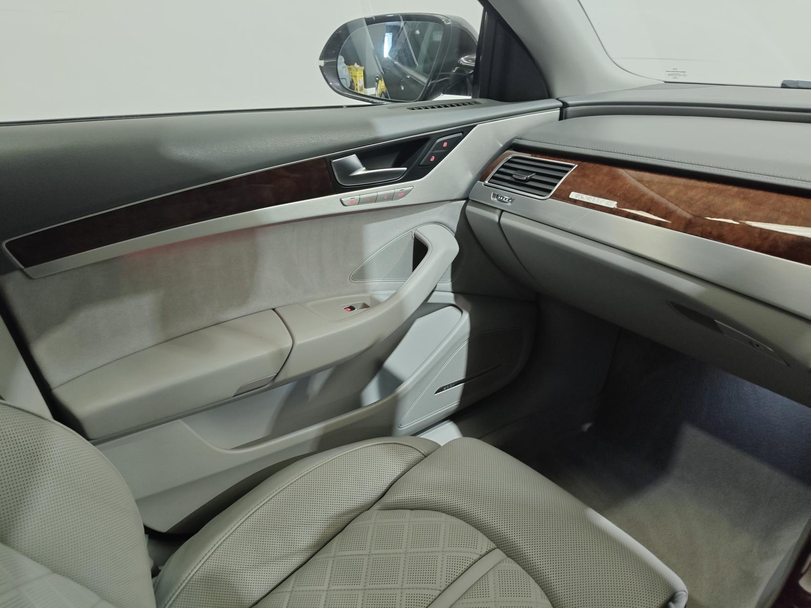 Audi A8 3.0 TDI V6 Executive SE Saloon 4dr Diesel Tiptronic quattro Euro 5 (s/s) (250 ps)