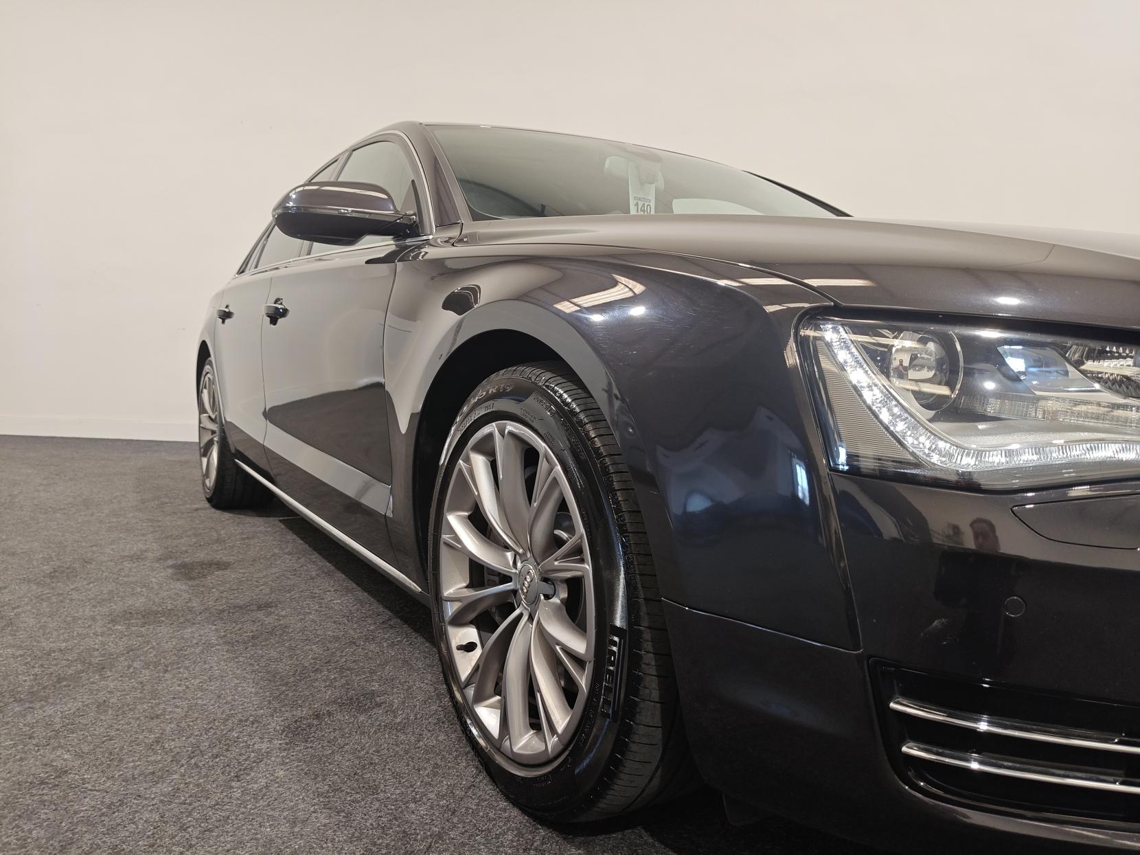 Audi A8 3.0 TDI V6 Executive SE Saloon 4dr Diesel Tiptronic quattro Euro 5 (s/s) (250 ps)