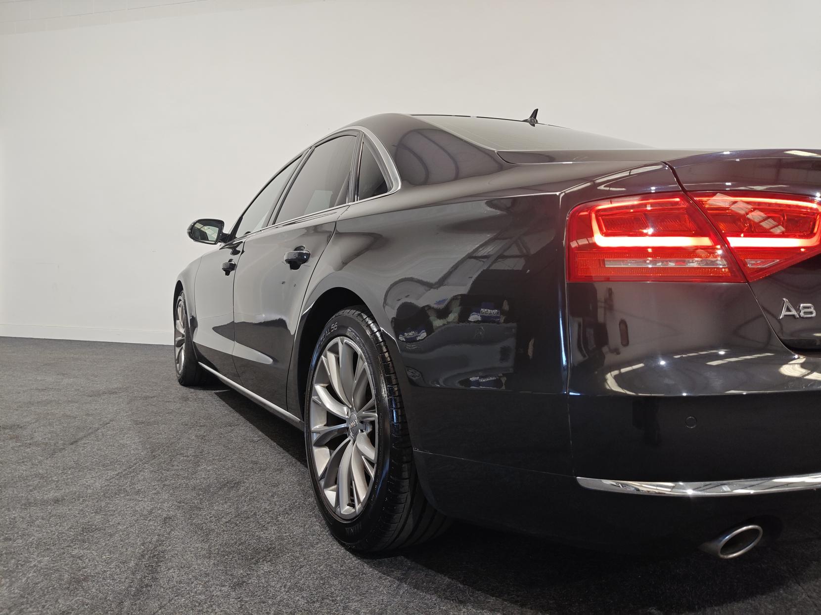 Audi A8 3.0 TDI V6 Executive SE Saloon 4dr Diesel Tiptronic quattro Euro 5 (s/s) (250 ps)