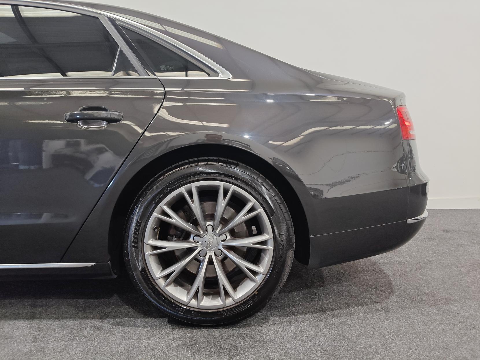 Audi A8 3.0 TDI V6 Executive SE Saloon 4dr Diesel Tiptronic quattro Euro 5 (s/s) (250 ps)
