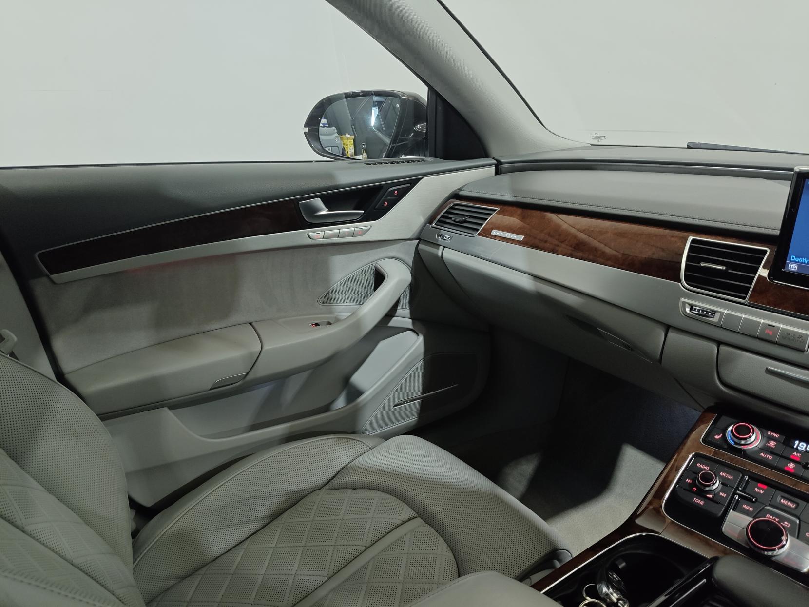Audi A8 3.0 TDI V6 Executive SE Saloon 4dr Diesel Tiptronic quattro Euro 5 (s/s) (250 ps)