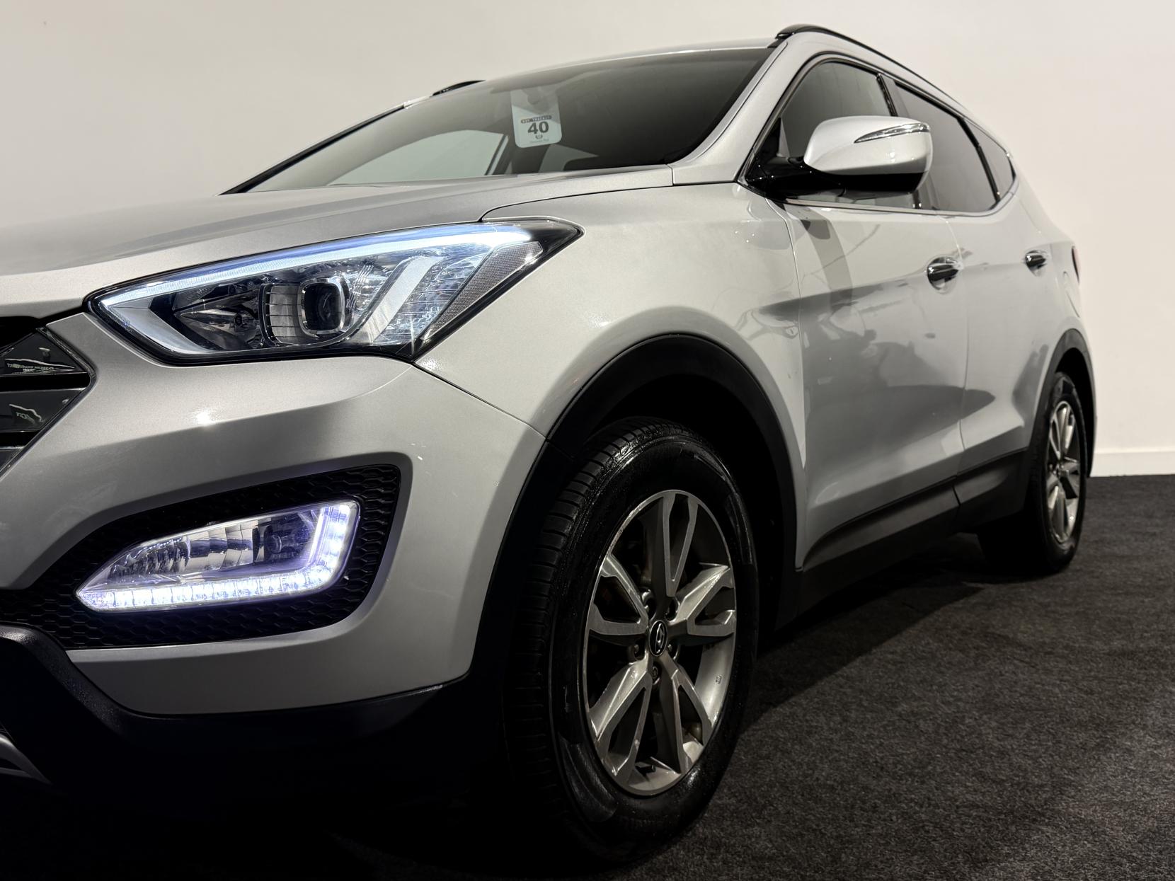 Hyundai Santa Fe 2.2 CRDi Premium SUV 5dr Diesel Auto 4WD Euro 5 (7 seat) (194 bhp)