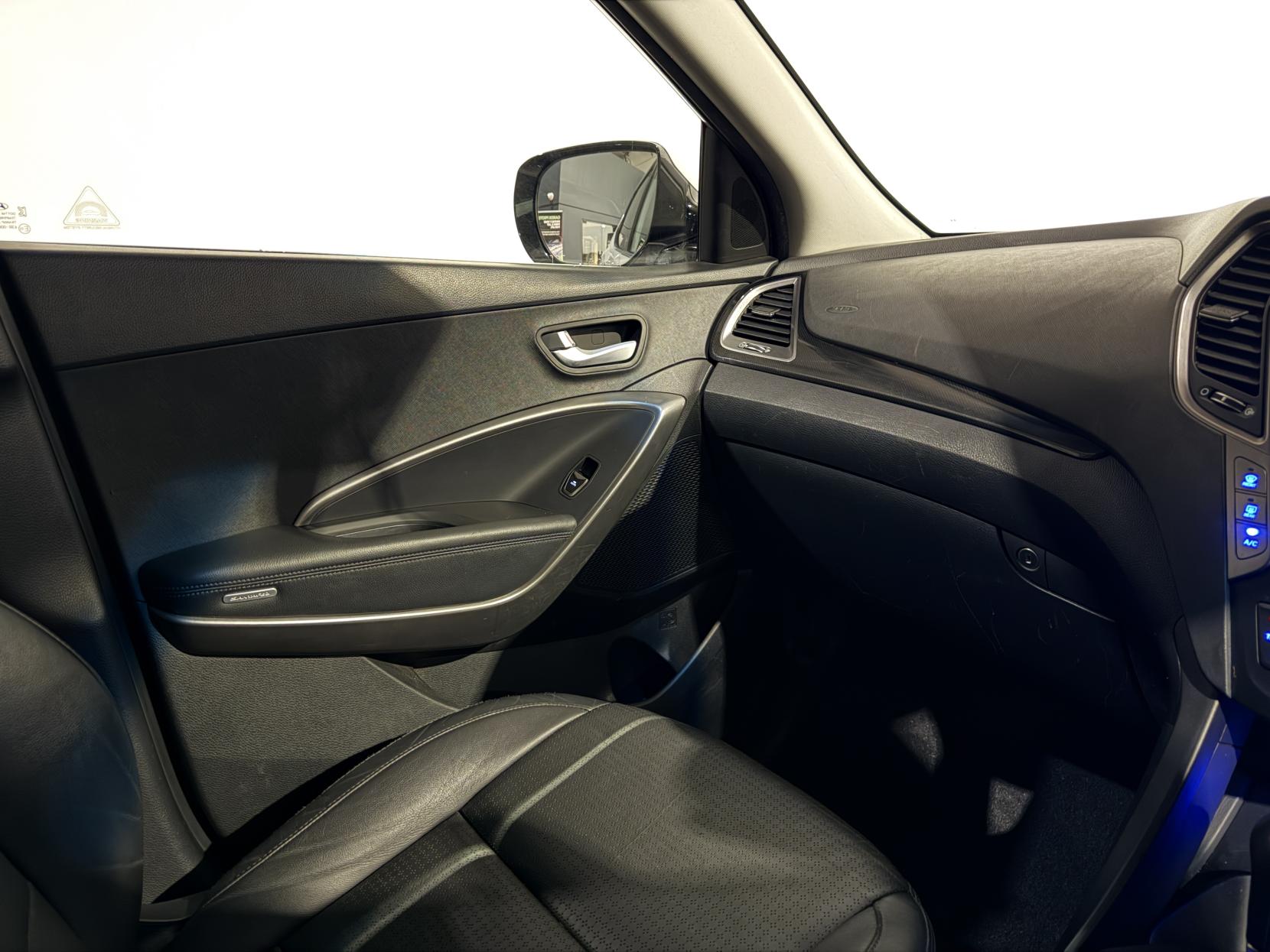 Hyundai Santa Fe 2.2 CRDi Premium SUV 5dr Diesel Auto 4WD Euro 5 (7 seat) (194 bhp)