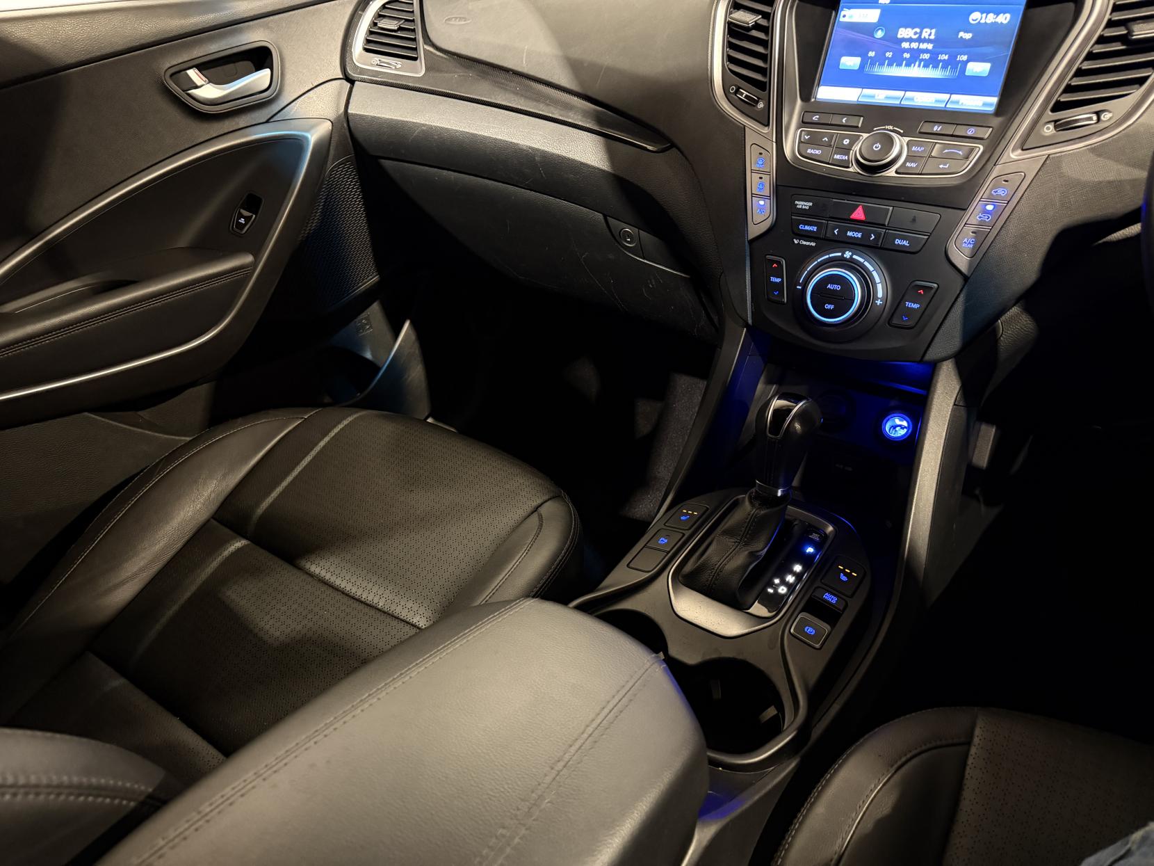 Hyundai Santa Fe 2.2 CRDi Premium SUV 5dr Diesel Auto 4WD Euro 5 (7 seat) (194 bhp)