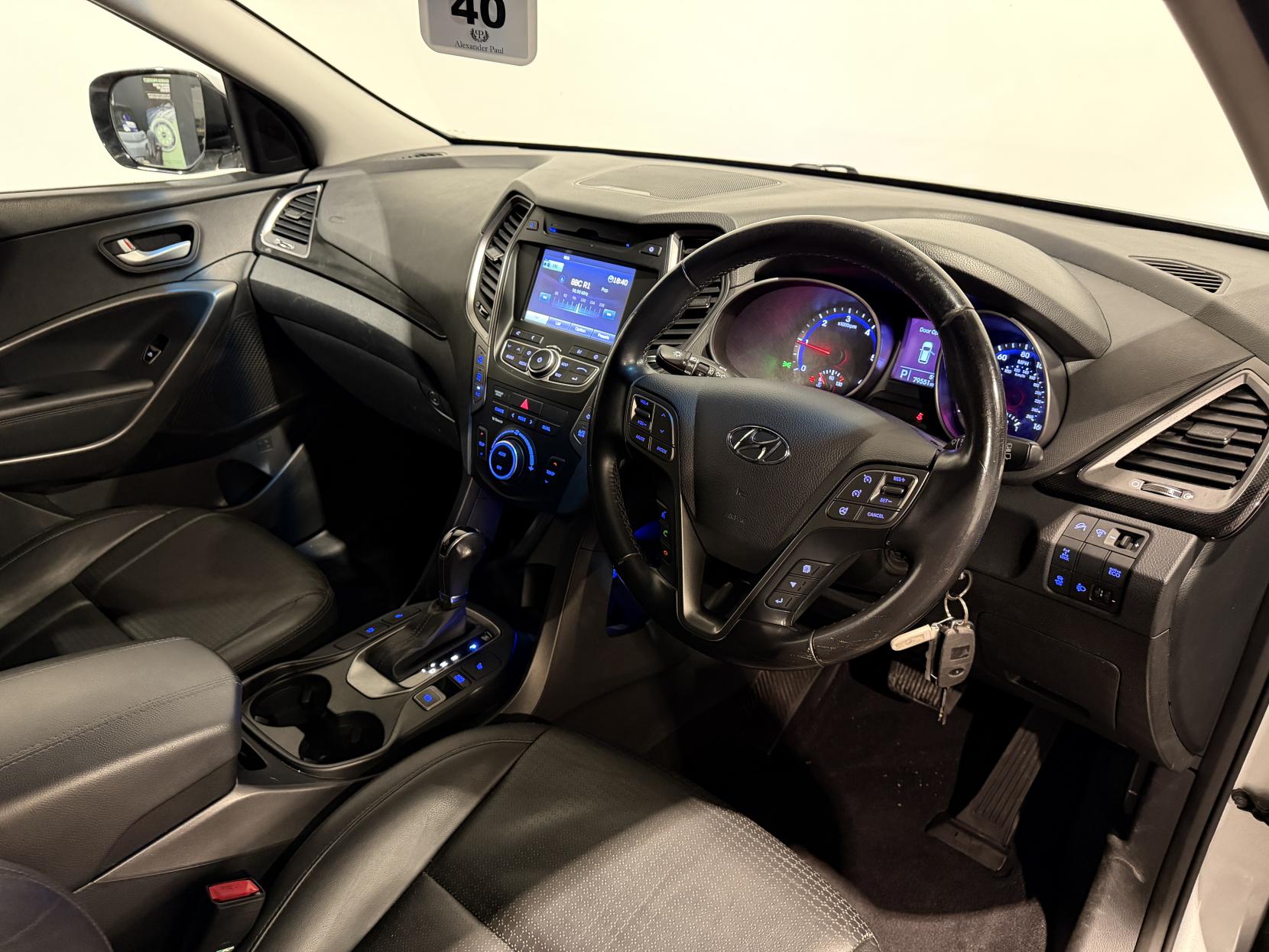 Hyundai Santa Fe 2.2 CRDi Premium SUV 5dr Diesel Auto 4WD Euro 5 (7 seat) (194 bhp)