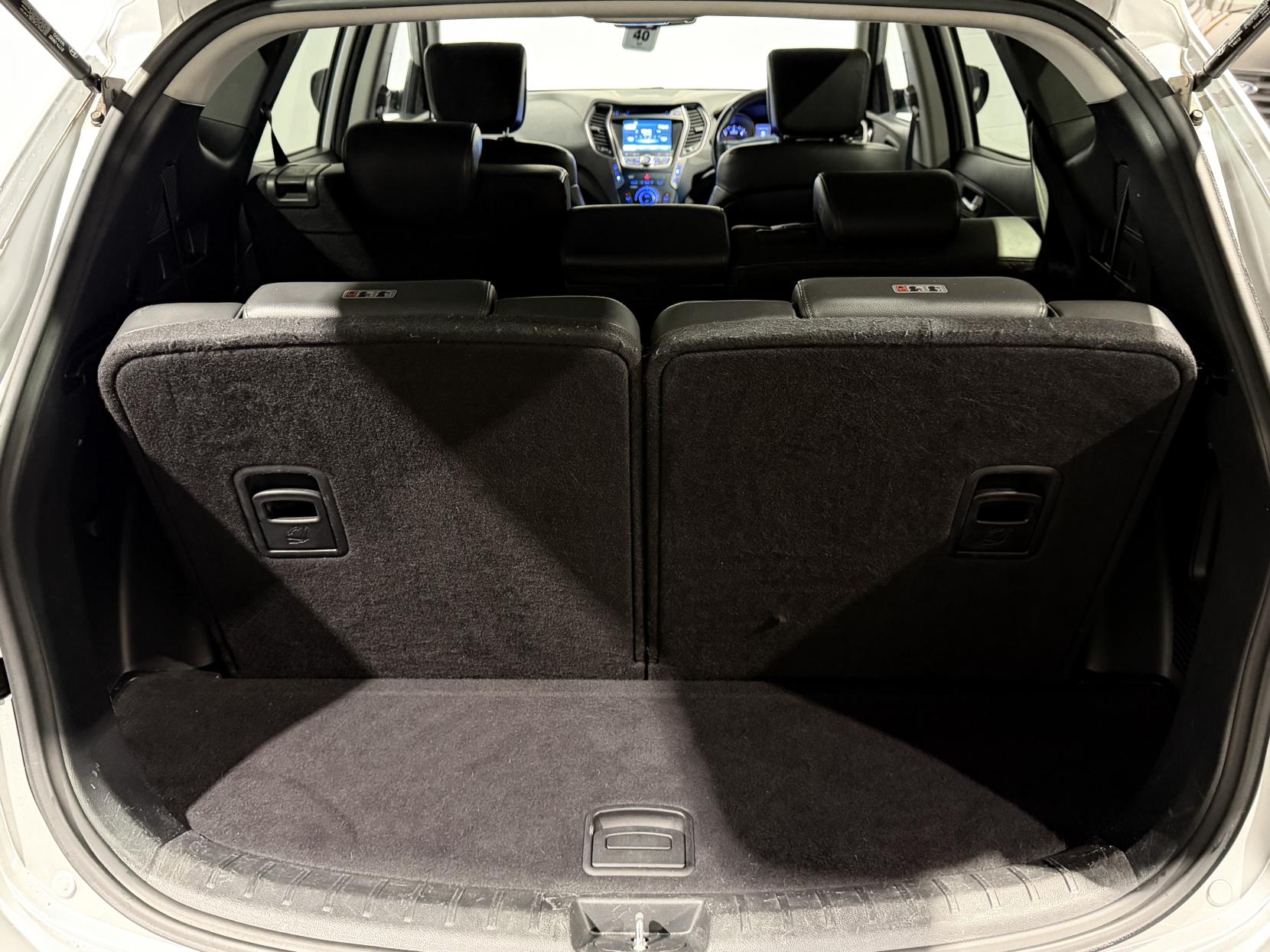 Hyundai Santa Fe 2.2 CRDi Premium SUV 5dr Diesel Auto 4WD Euro 5 (7 seat) (194 bhp)