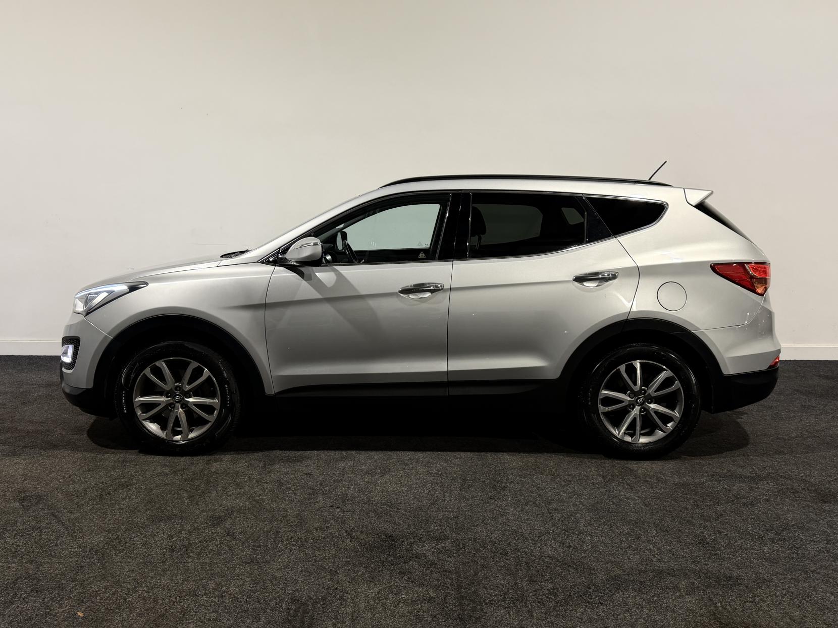 Hyundai Santa Fe 2.2 CRDi Premium SUV 5dr Diesel Auto 4WD Euro 5 (7 seat) (194 bhp)