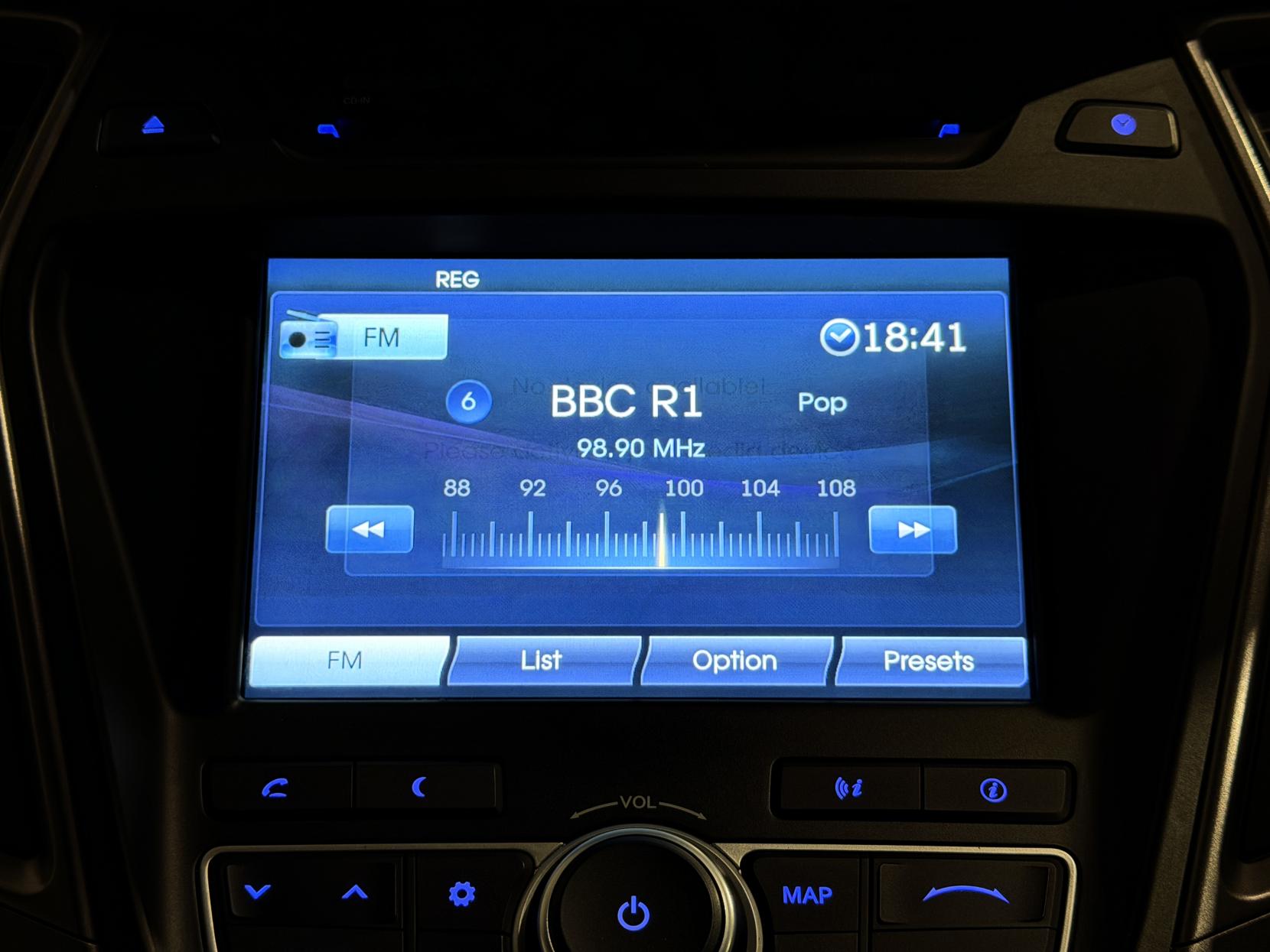 Hyundai Santa Fe 2.2 CRDi Premium SUV 5dr Diesel Auto 4WD Euro 5 (7 seat) (194 bhp)