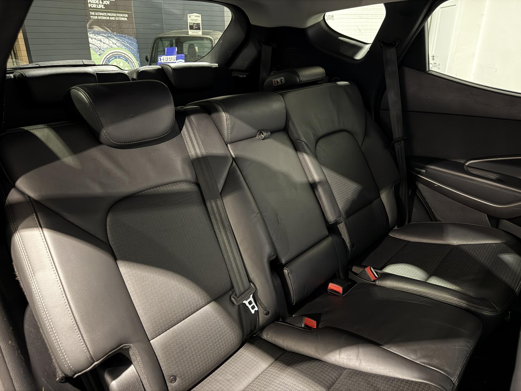 Hyundai Santa Fe 2.2 CRDi Premium SUV 5dr Diesel Auto 4WD Euro 5 (7 seat) (194 bhp)