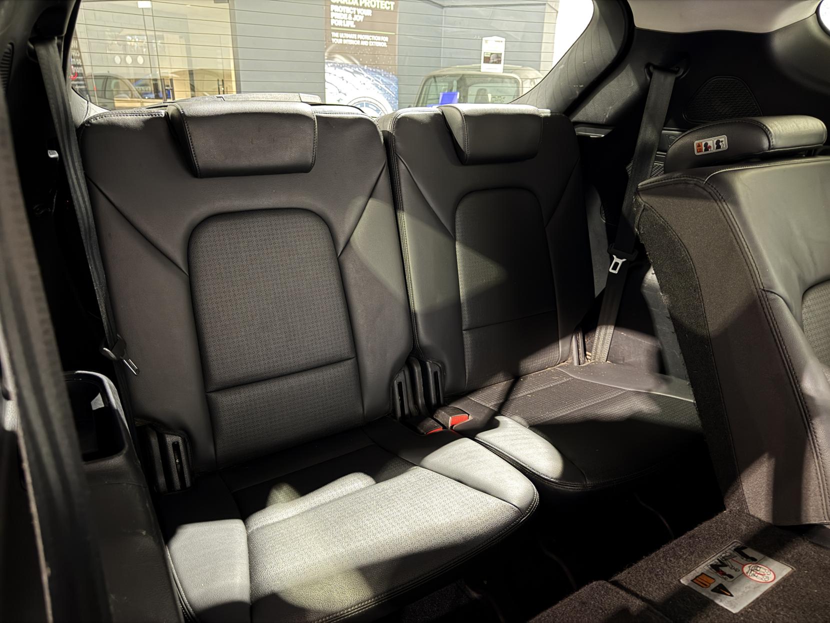 Hyundai Santa Fe 2.2 CRDi Premium SUV 5dr Diesel Auto 4WD Euro 5 (7 seat) (194 bhp)