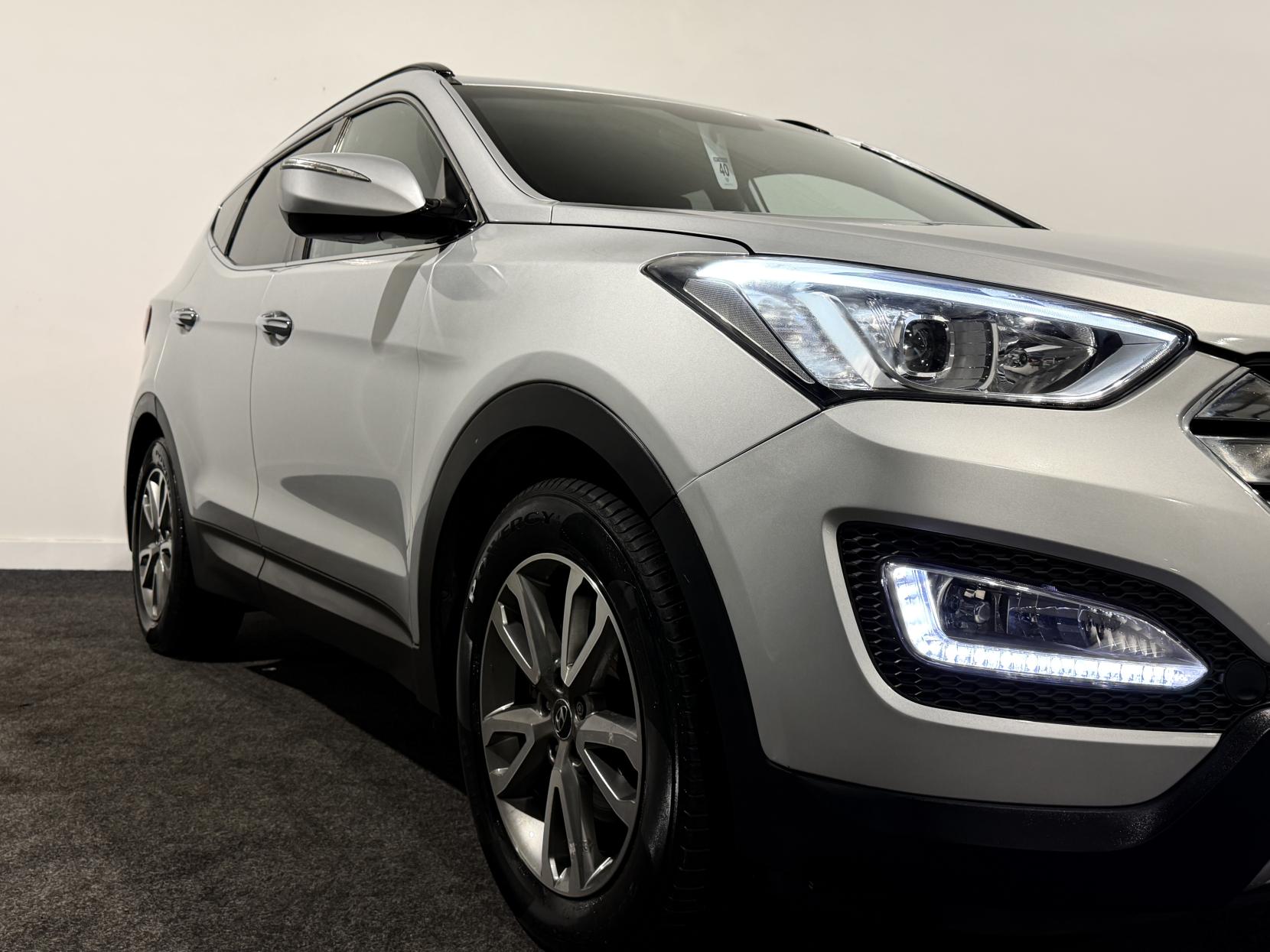 Hyundai Santa Fe 2.2 CRDi Premium SUV 5dr Diesel Auto 4WD Euro 5 (7 seat) (194 bhp)