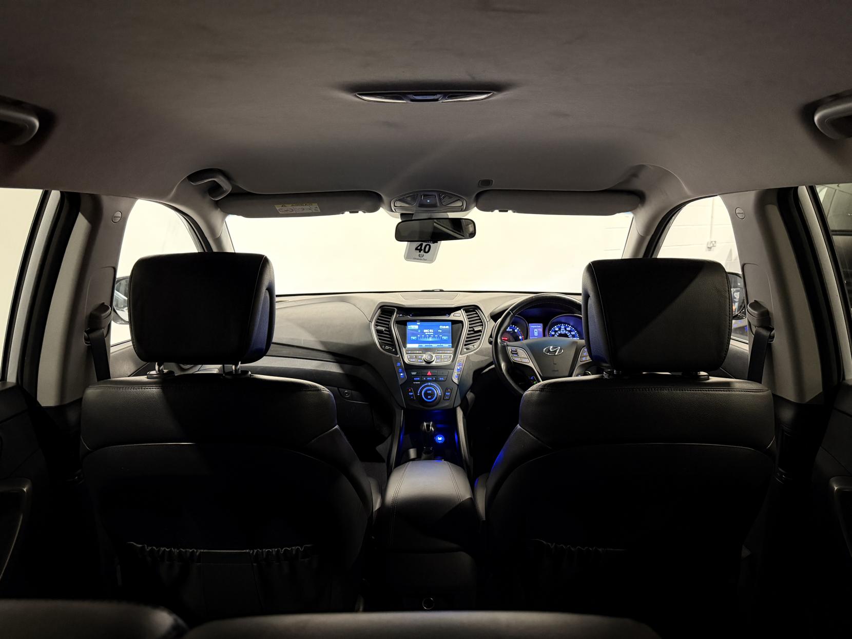 Hyundai Santa Fe 2.2 CRDi Premium SUV 5dr Diesel Auto 4WD Euro 5 (7 seat) (194 bhp)