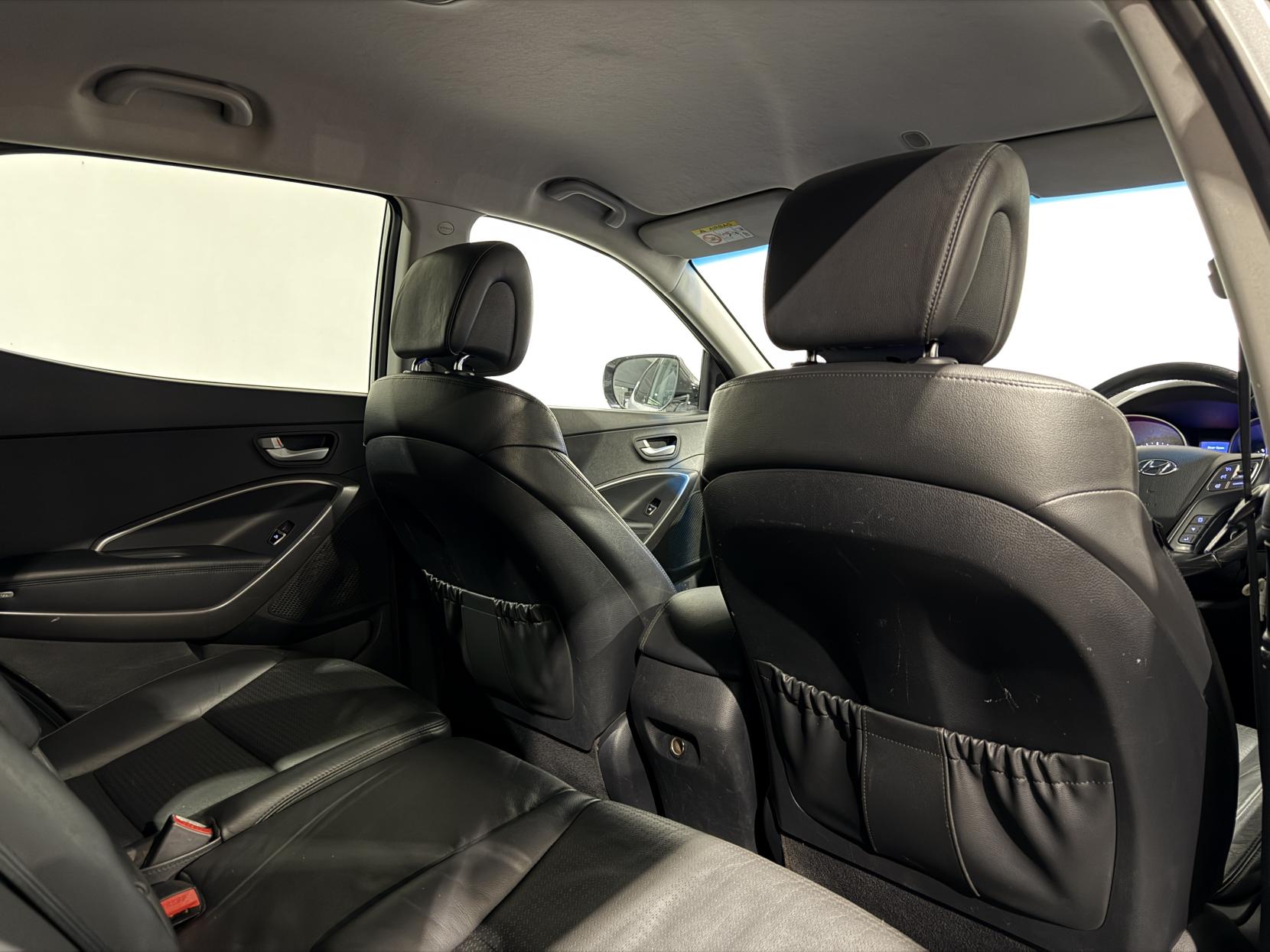 Hyundai Santa Fe 2.2 CRDi Premium SUV 5dr Diesel Auto 4WD Euro 5 (7 seat) (194 bhp)