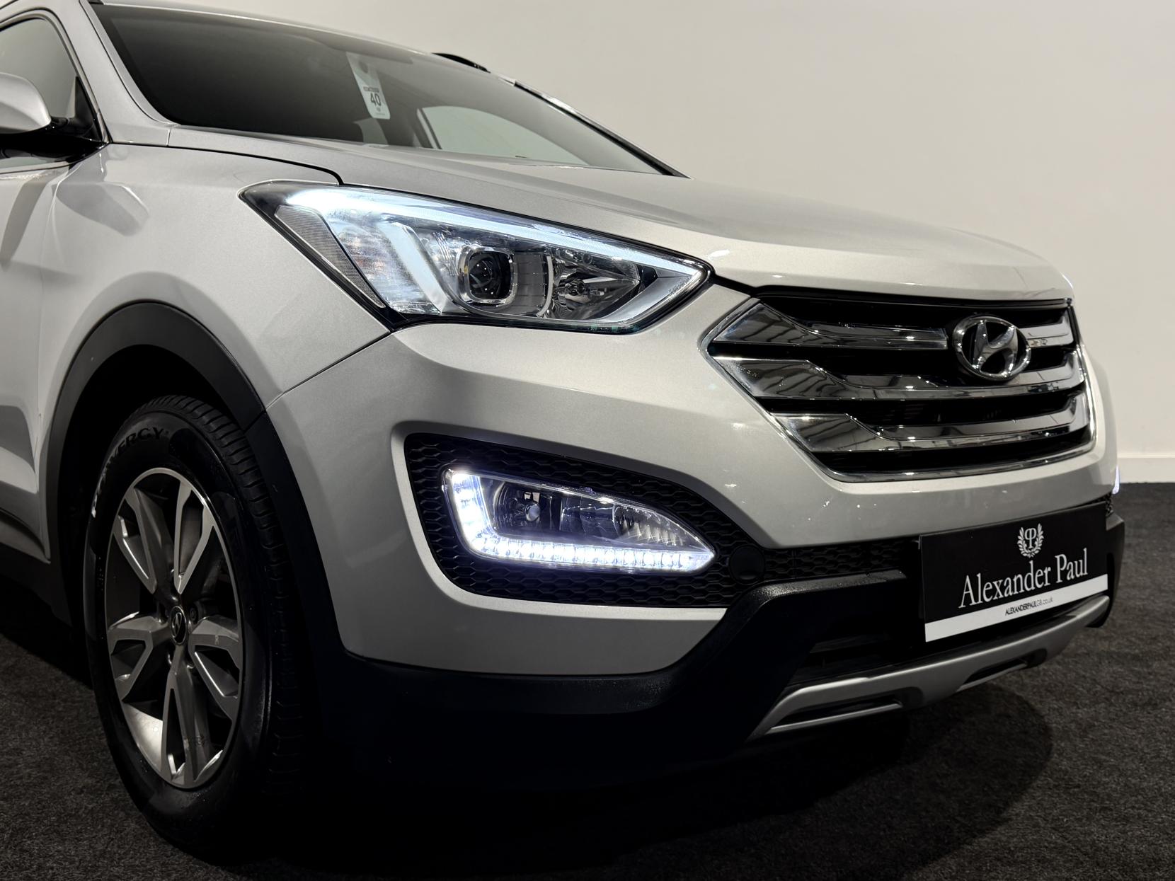 Hyundai Santa Fe 2.2 CRDi Premium SUV 5dr Diesel Auto 4WD Euro 5 (7 seat) (194 bhp)