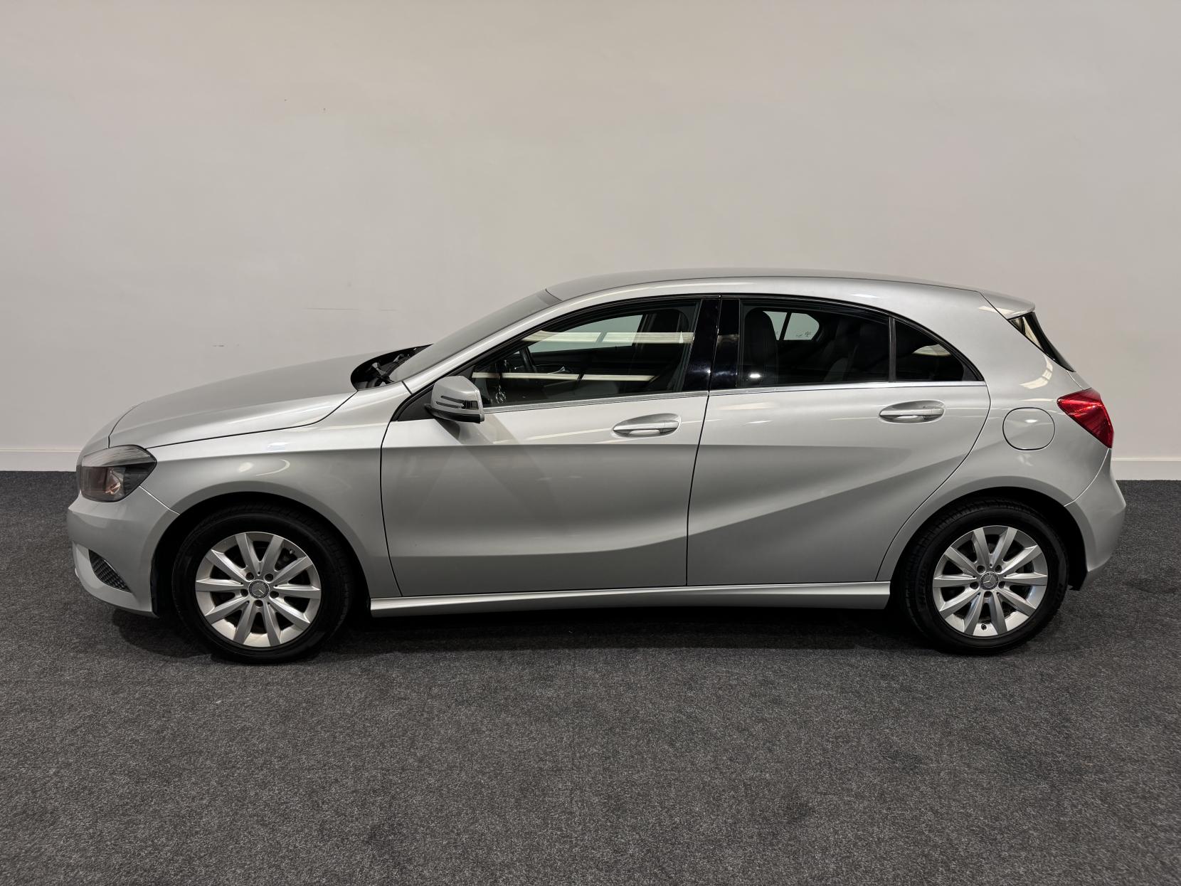 Mercedes-Benz A Class 1.5 A180 CDI SE Hatchback 5dr Diesel Manual Euro 5 (s/s) (109 ps)