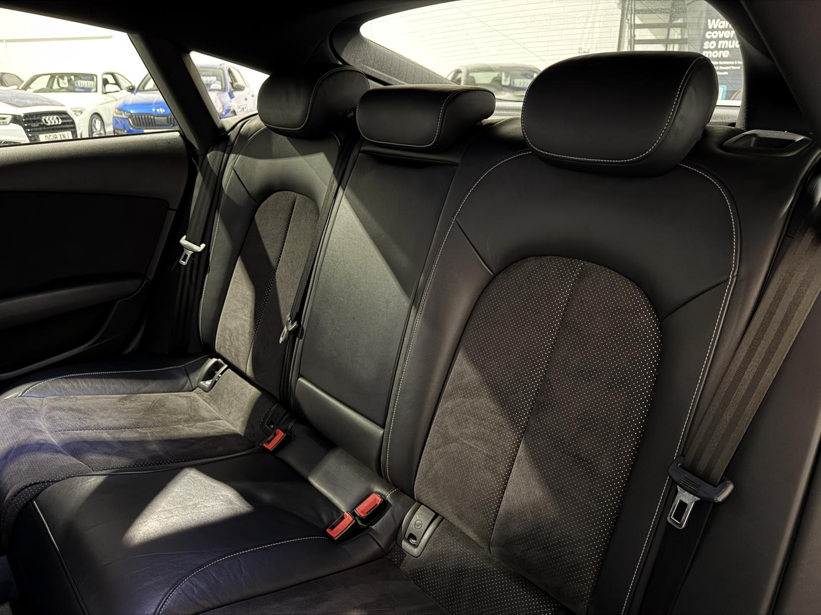 Audi A7 3.0 TDI V6 ultra S line Sportback 5dr Diesel S Tronic Euro 6 (s/s) (218 ps)