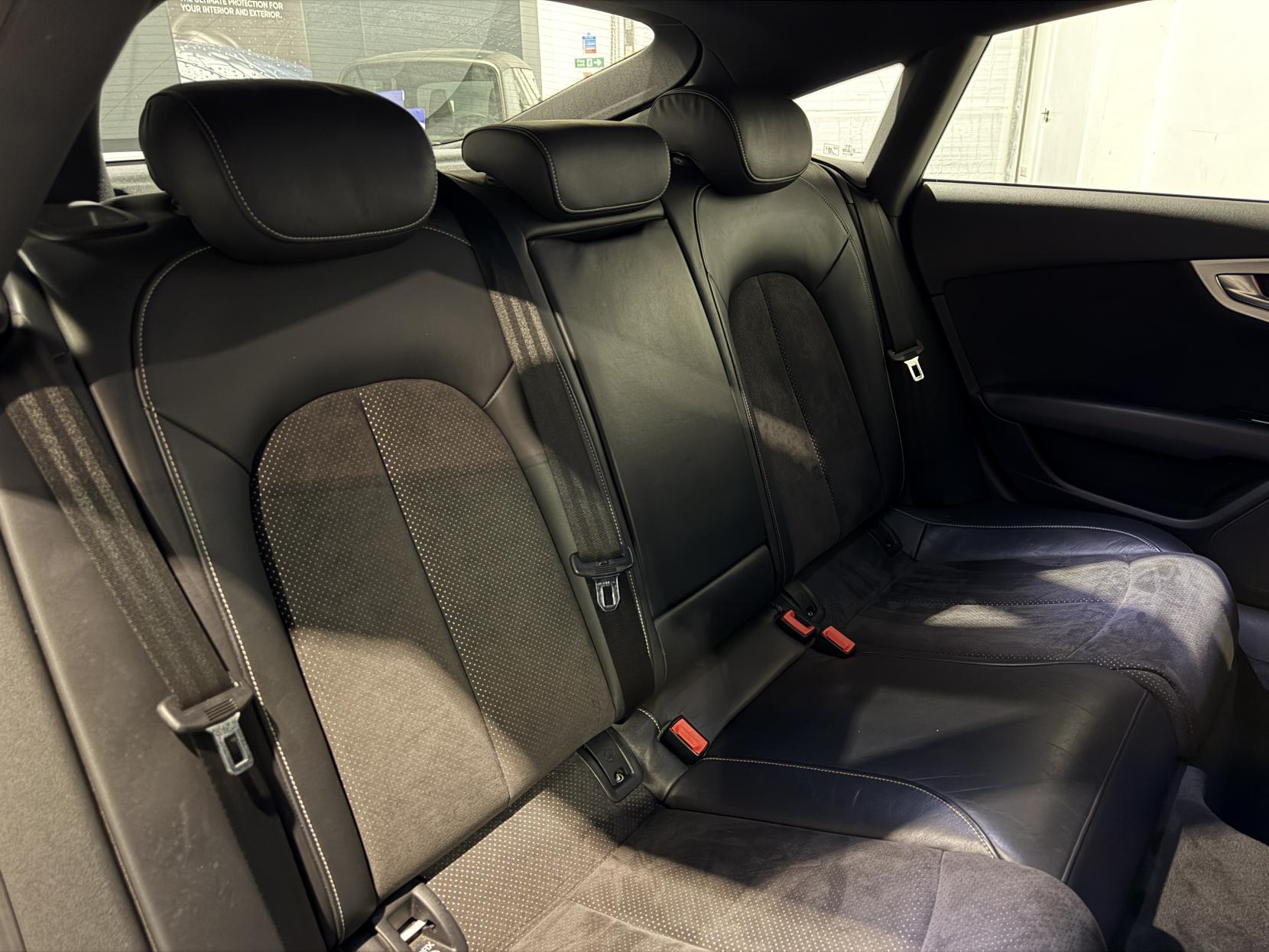 Audi A7 3.0 TDI V6 ultra S line Sportback 5dr Diesel S Tronic Euro 6 (s/s) (218 ps)