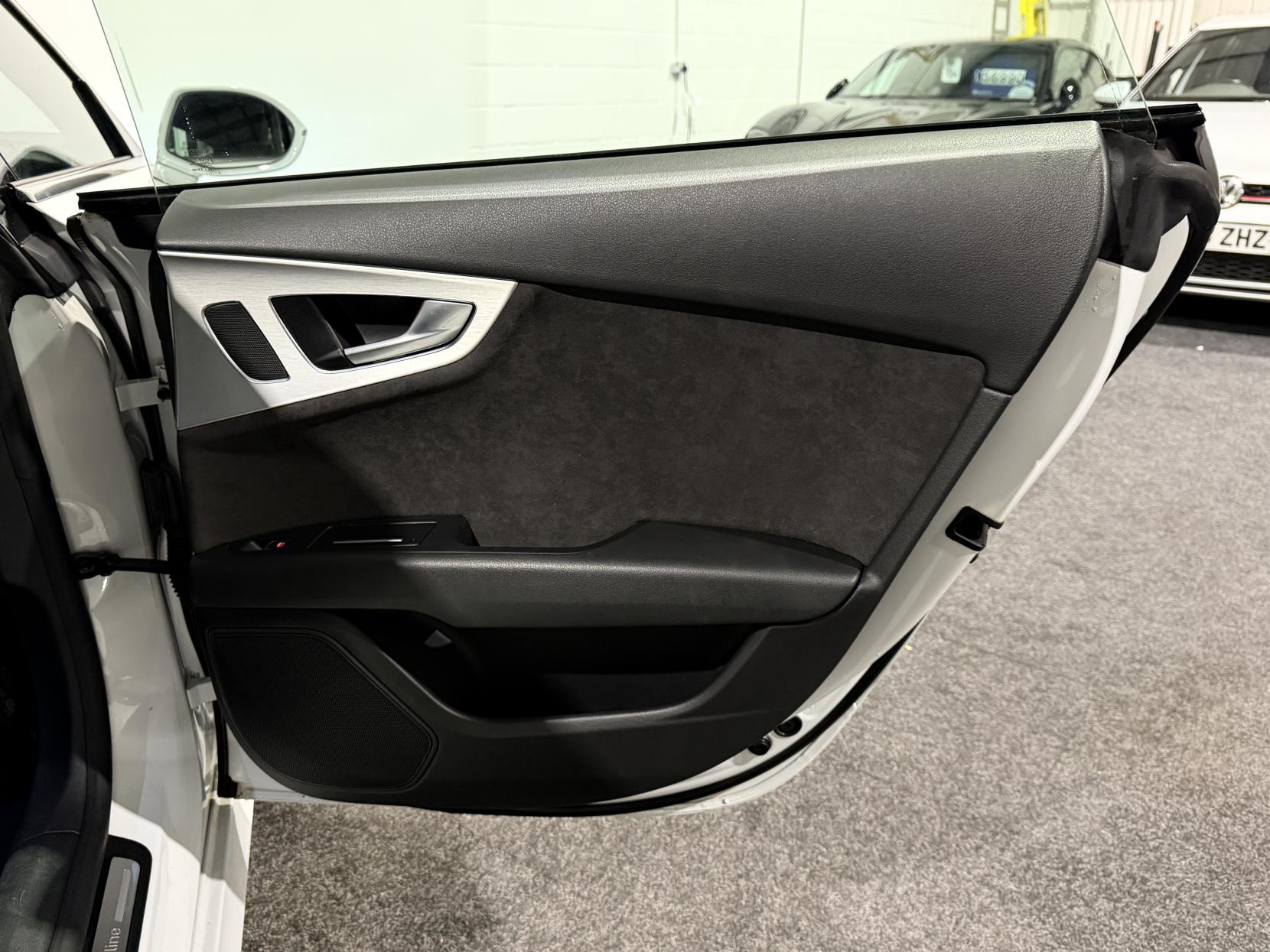 Audi A7 3.0 TDI V6 ultra S line Sportback 5dr Diesel S Tronic Euro 6 (s/s) (218 ps)