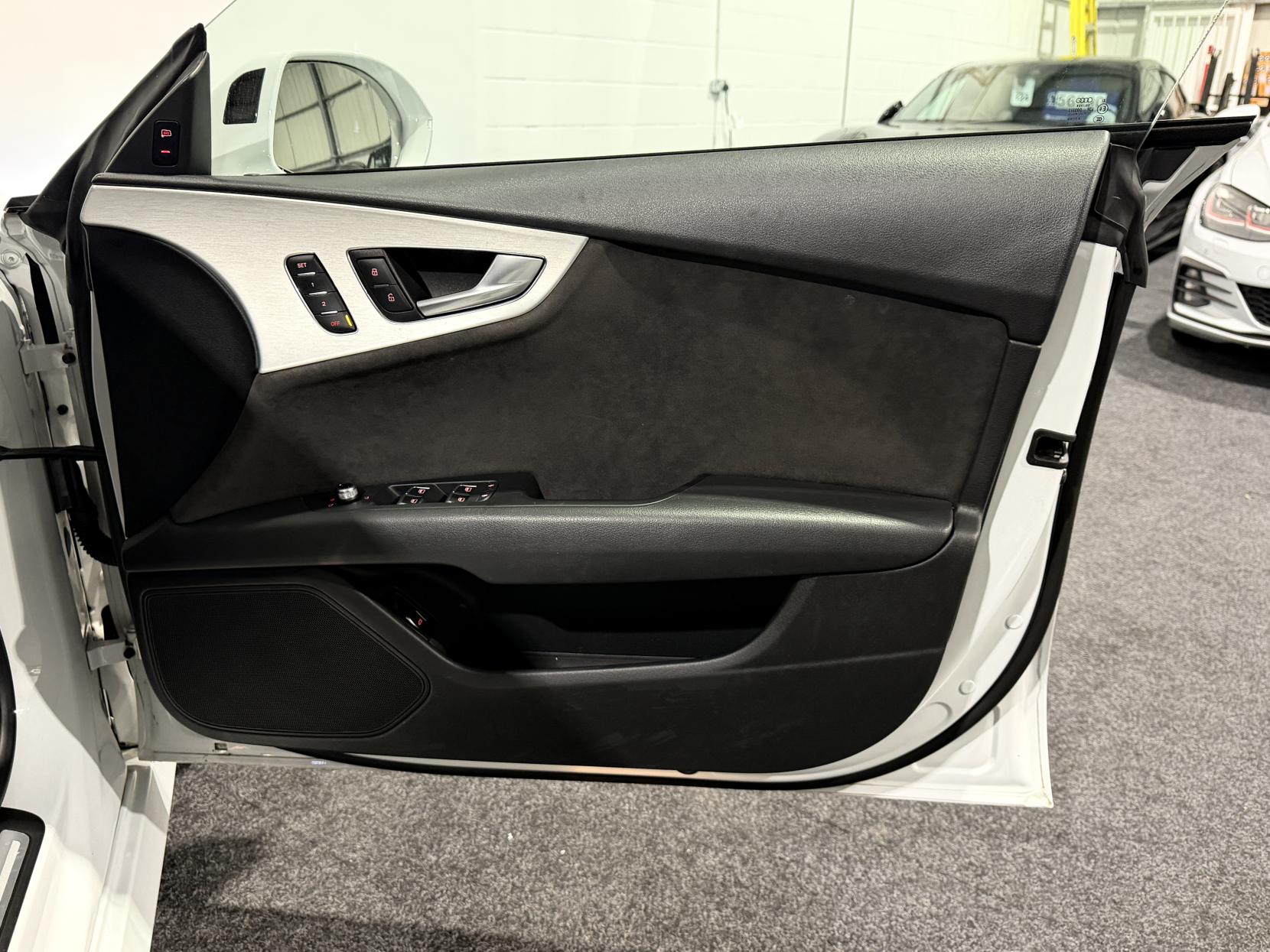 Audi A7 3.0 TDI V6 ultra S line Sportback 5dr Diesel S Tronic Euro 6 (s/s) (218 ps)